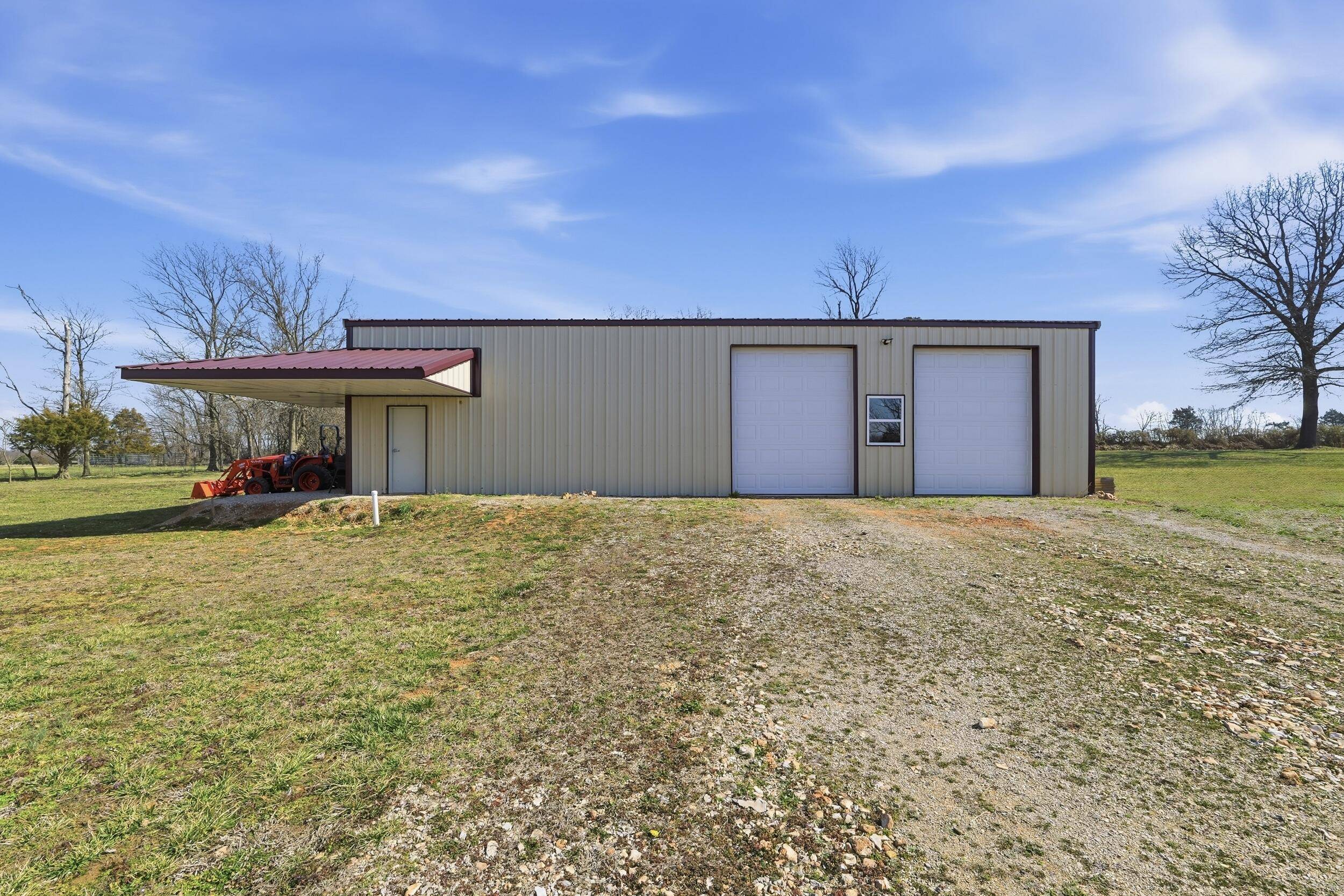 8586 Farm Road 2230, Washburn, MO 65772