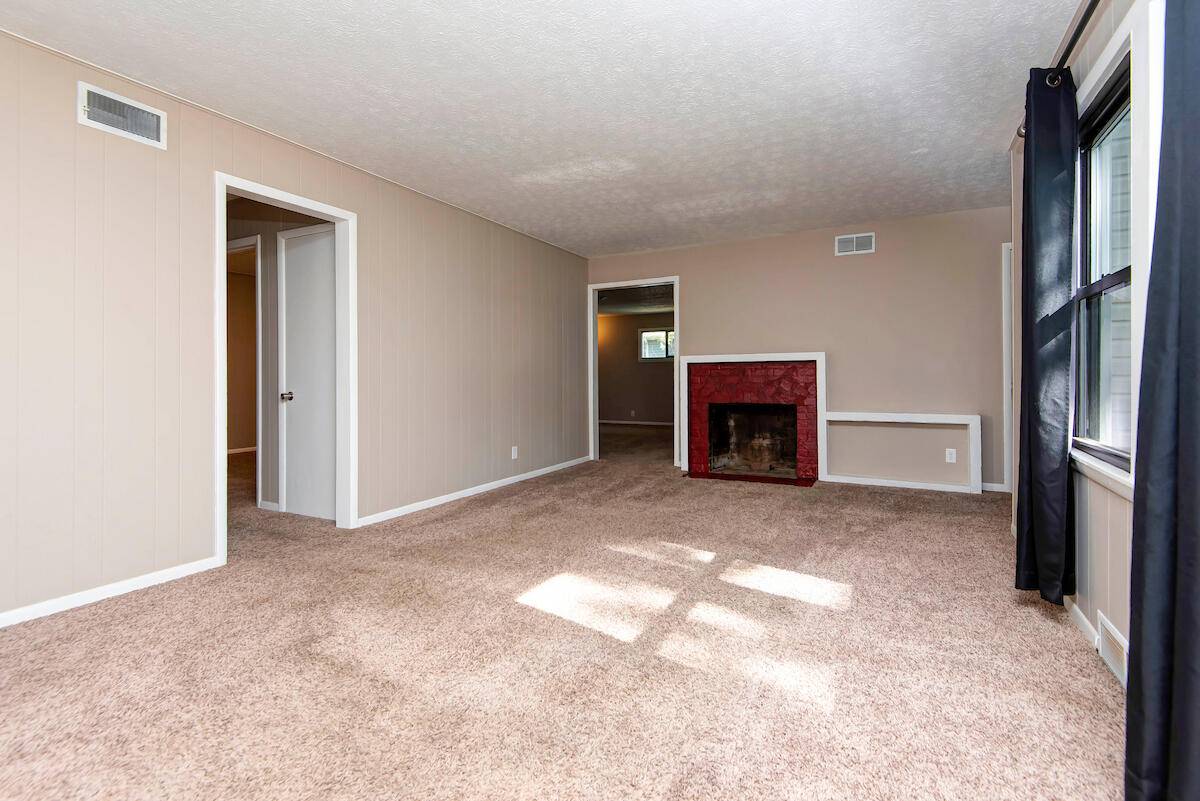 1427 S Pickwick AVE, Springfield, MO 65804