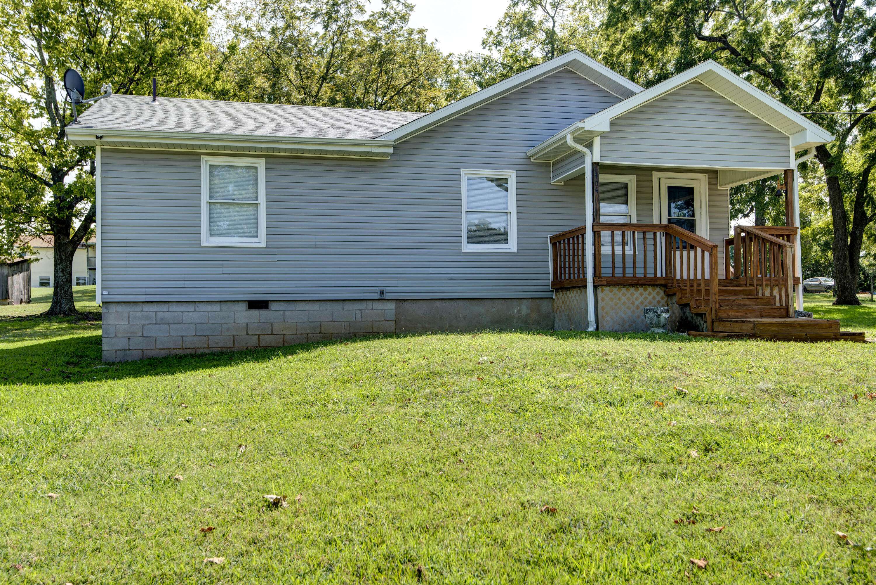 404 S Main ST, Pleasant Hope, MO 65725