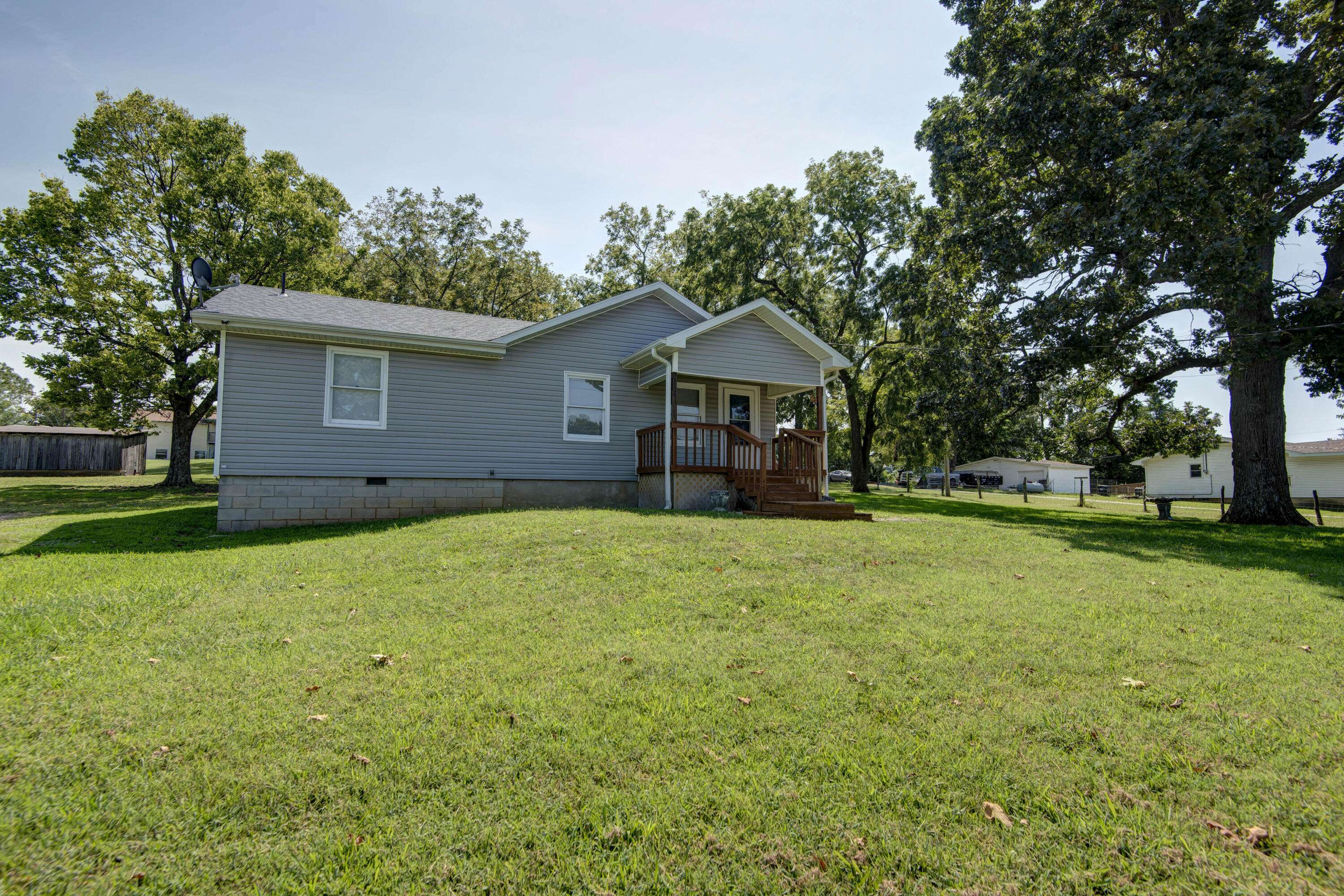 404 S Main ST, Pleasant Hope, MO 65725