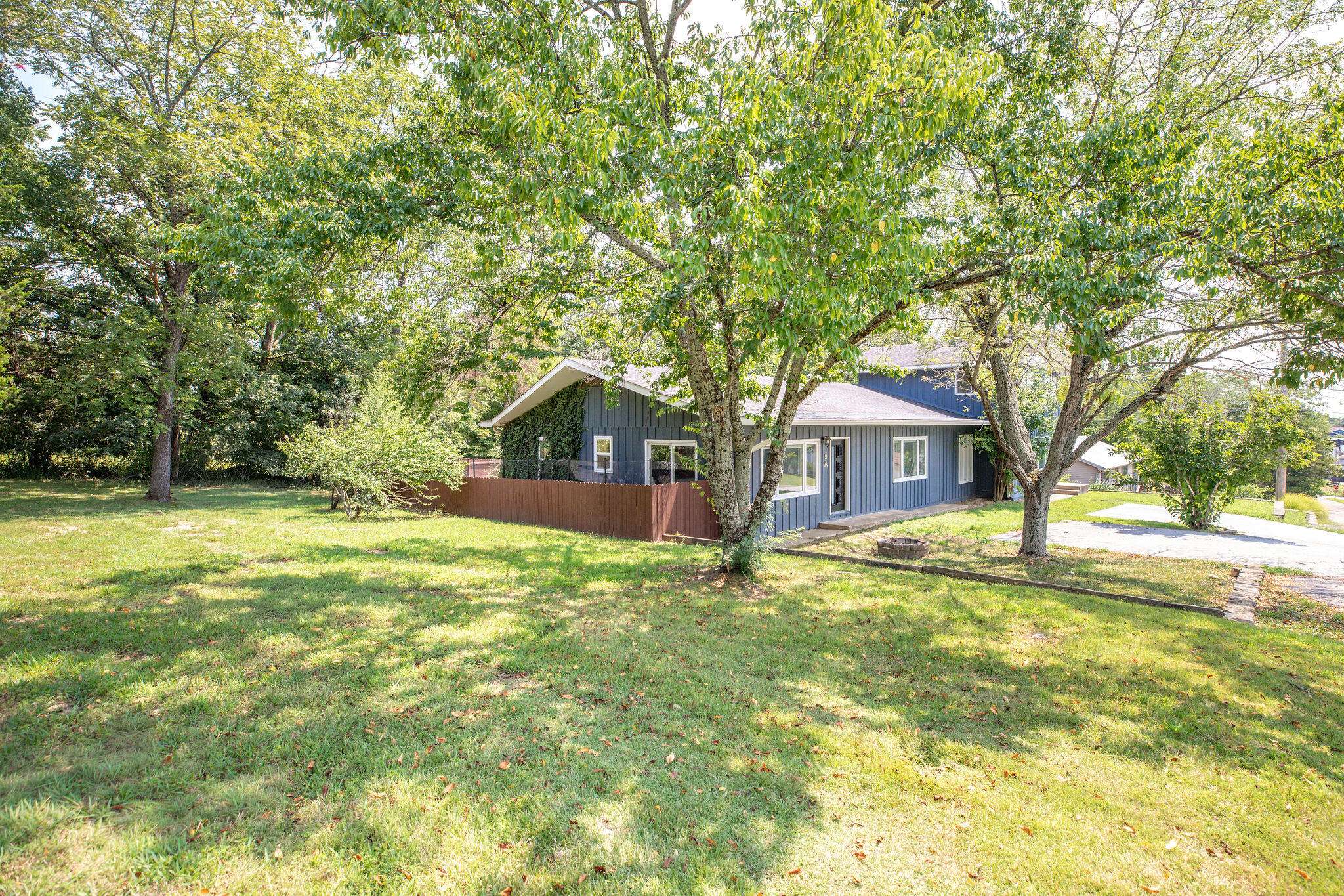 9 Sunset ST, Kimberling City, MO 65686