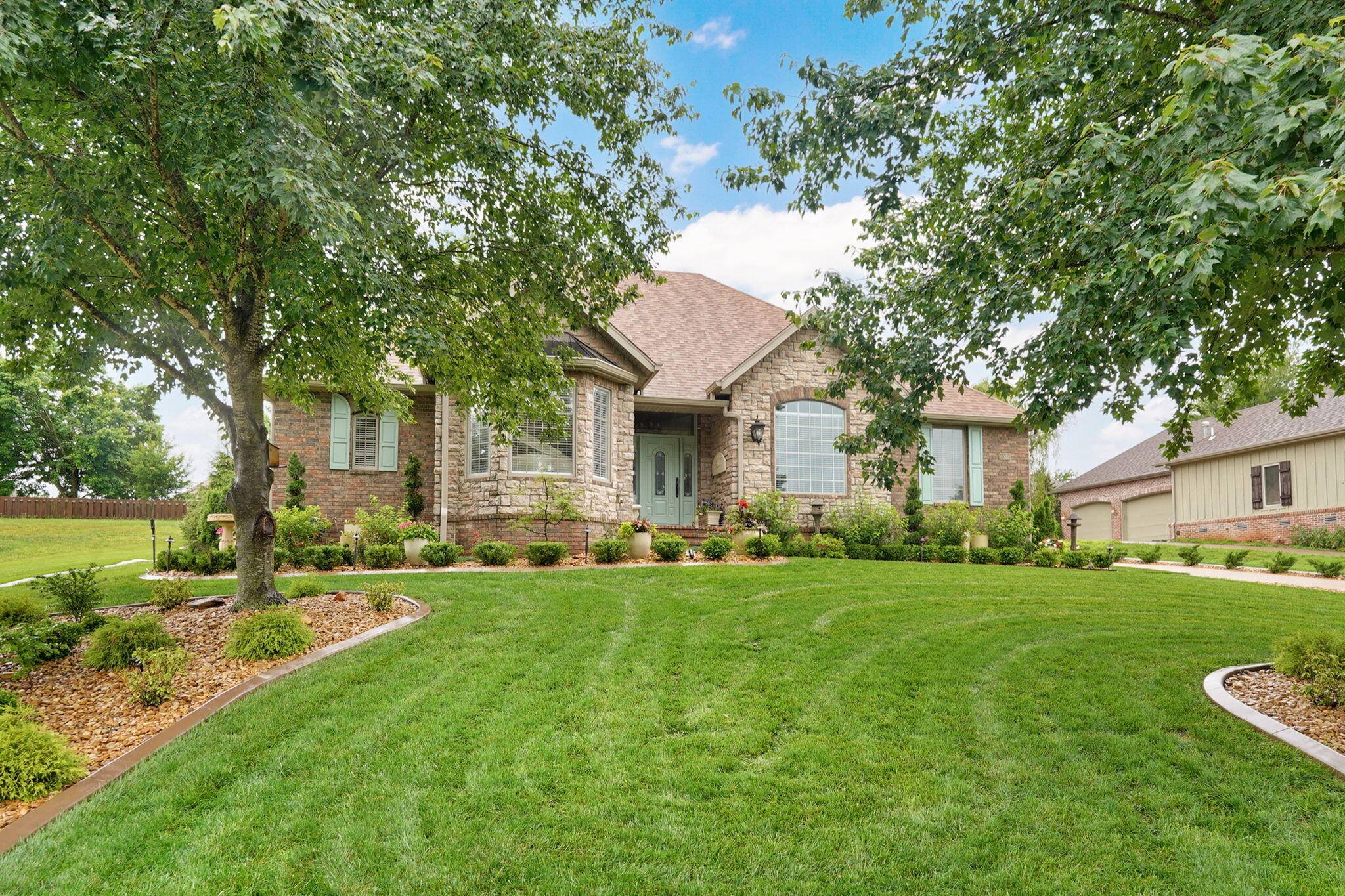 6071 S Overlook TRL, Springfield, MO 65810