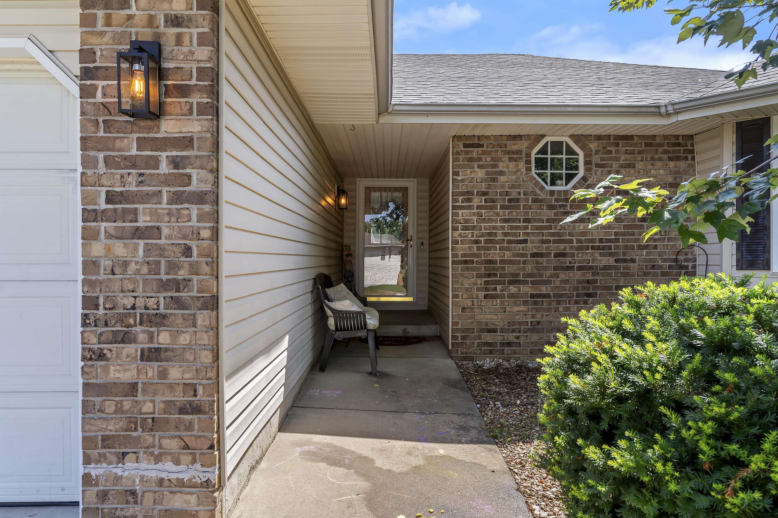 804 N Cottonwood AVE, Republic, MO 65738