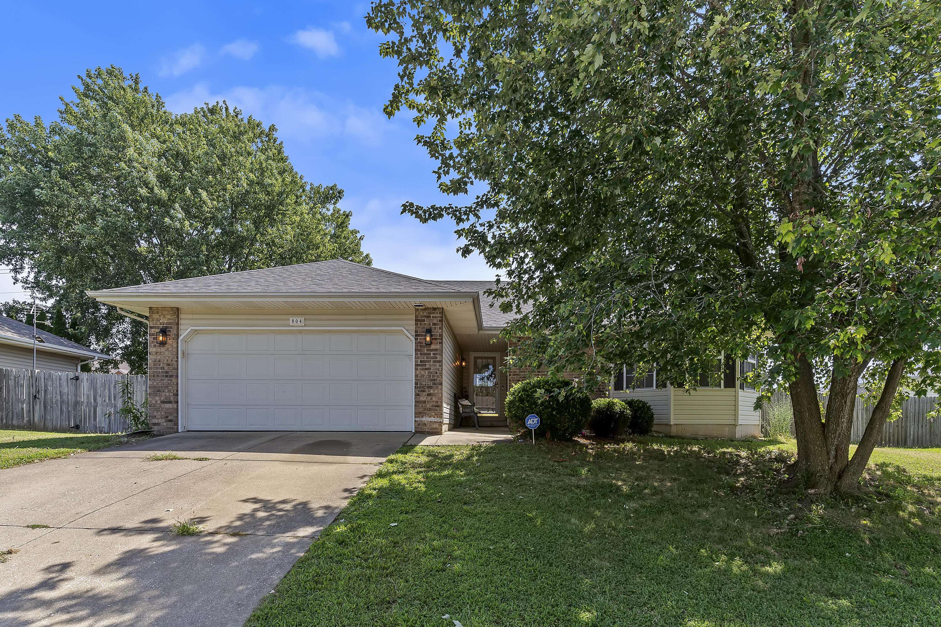 804 N Cottonwood AVE, Republic, MO 65738