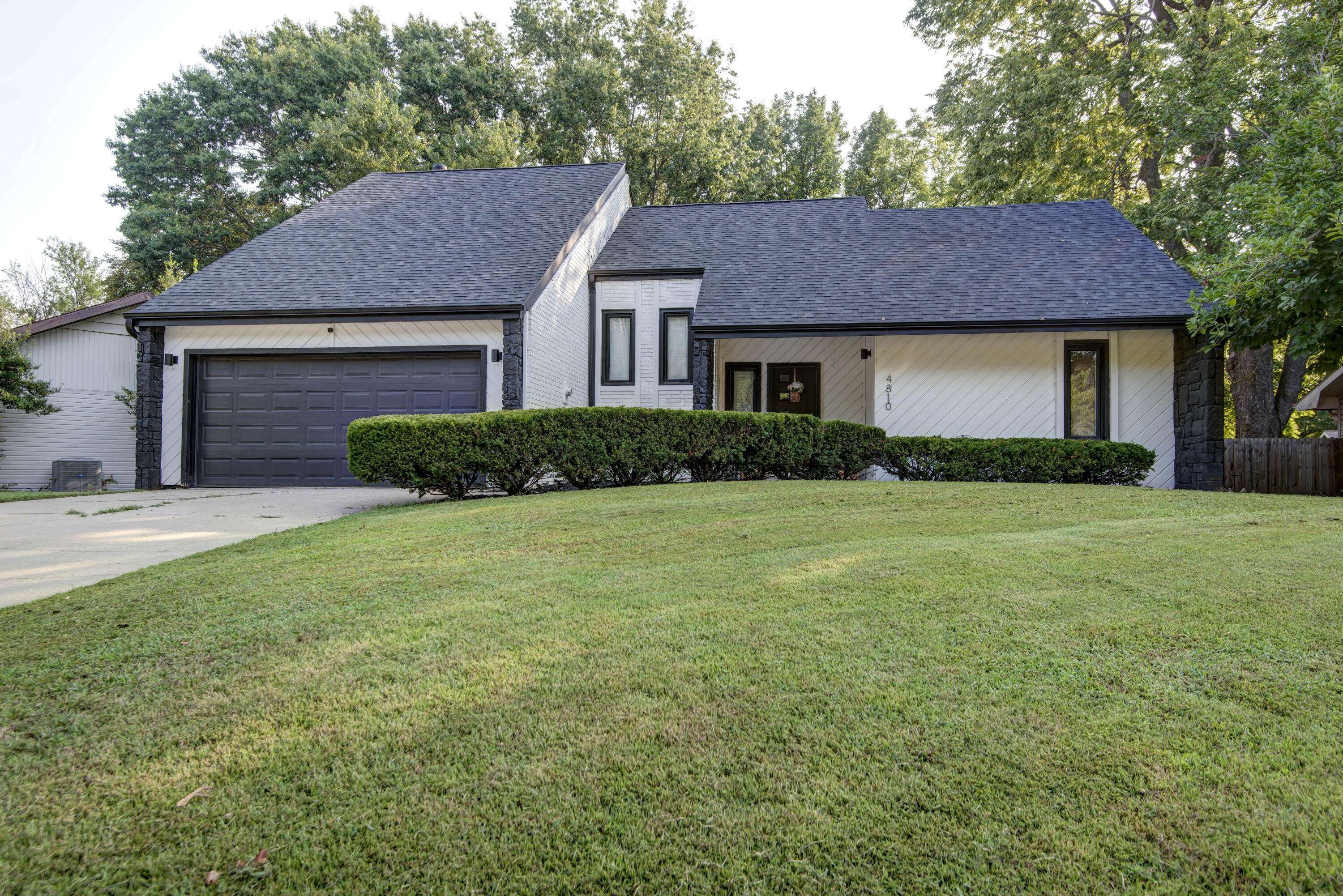 4810 S Warwick AVE, Springfield, MO 65804
