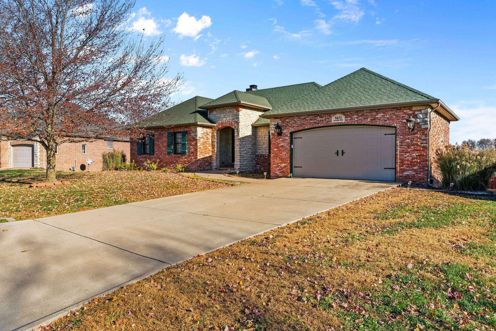 5072 E Hedgerow DR, Springfield, MO 65802