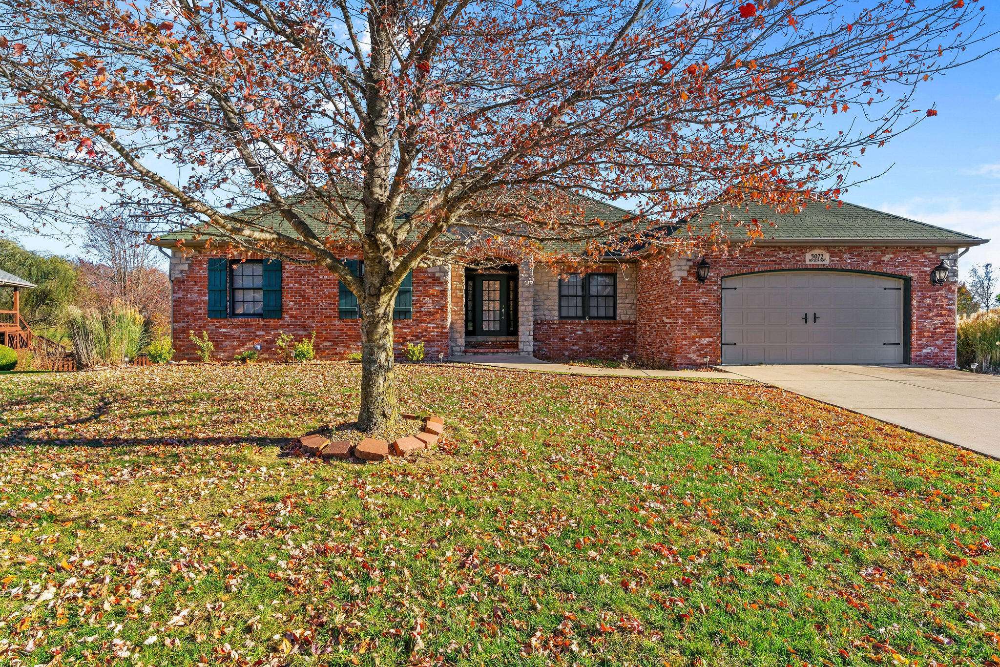 5072 E Hedgerow DR, Springfield, MO 65802