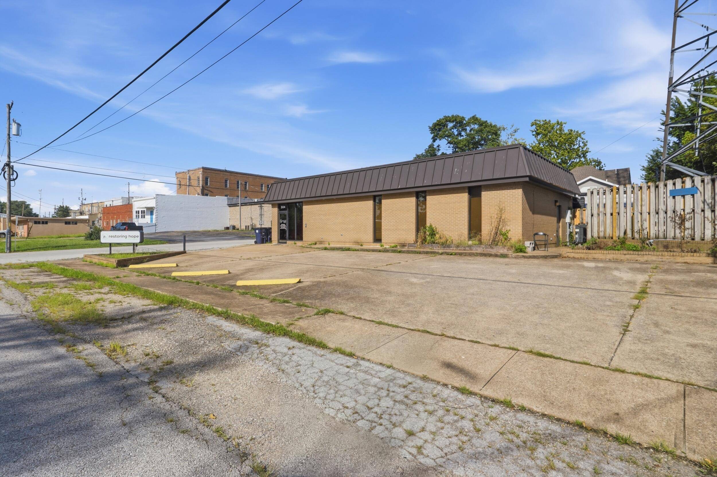 304 S Pine ST, Buffalo, MO 65622