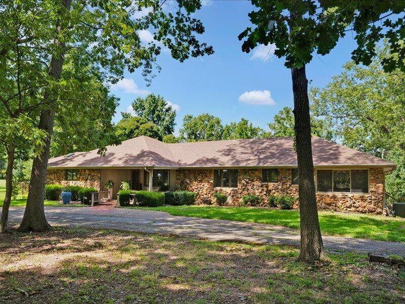 3003 W Sharon DR, Ozark, MO 65721
