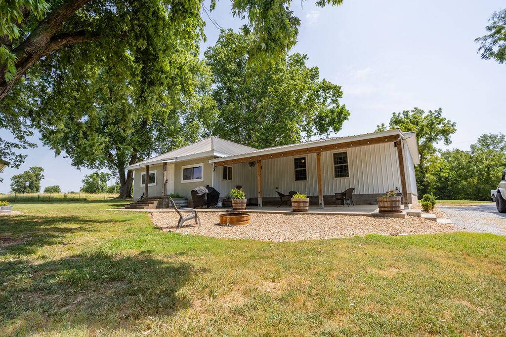 17550 Unicorn RD, Stark City, MO 64866