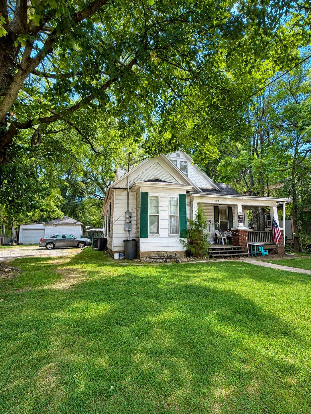 1322 N Grant AVE, Springfield, MO 65802