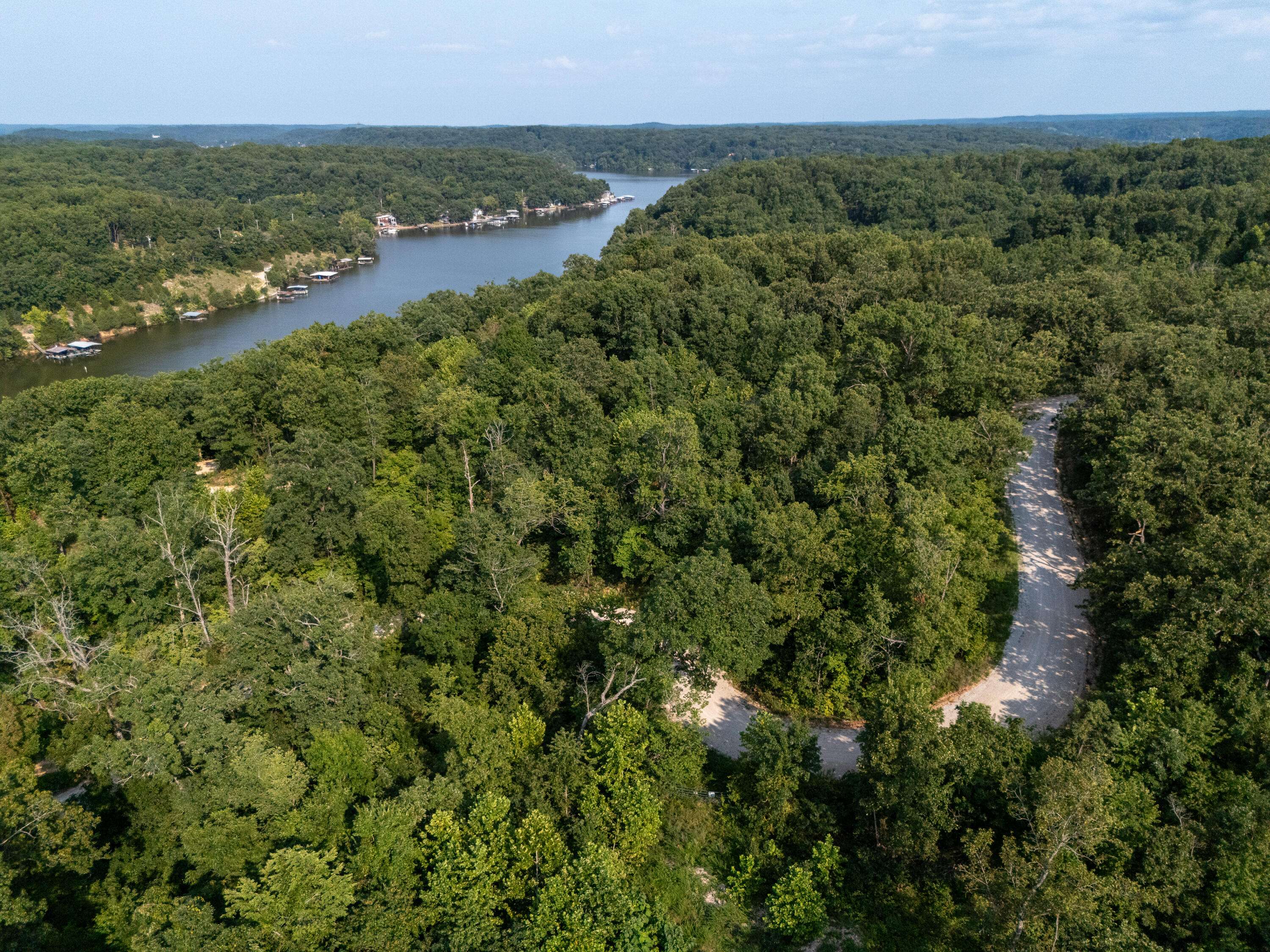 000 Sandy RD, Edwards, MO 65326