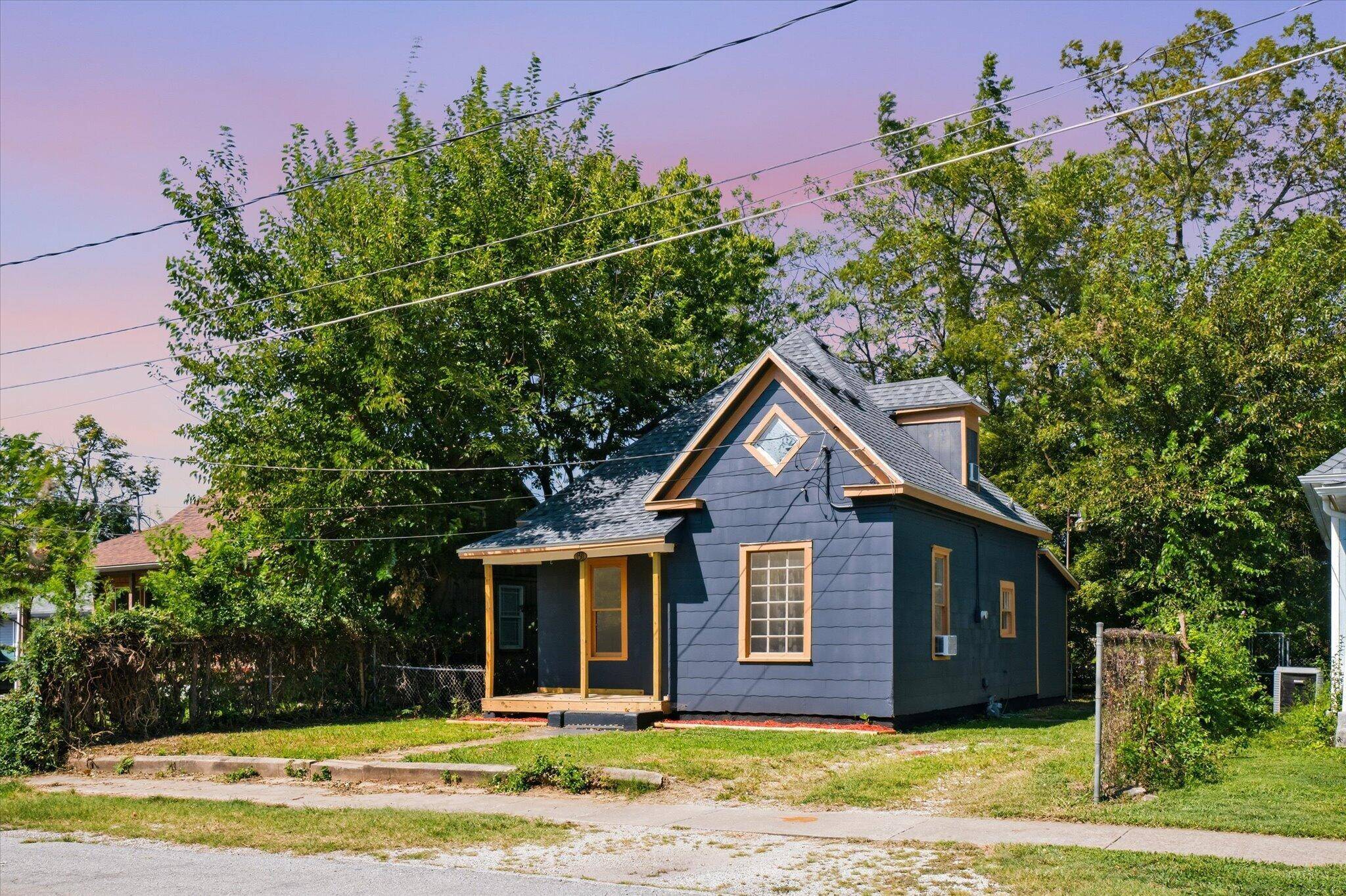 1311 N Johnston AVE, Springfield, MO 65802