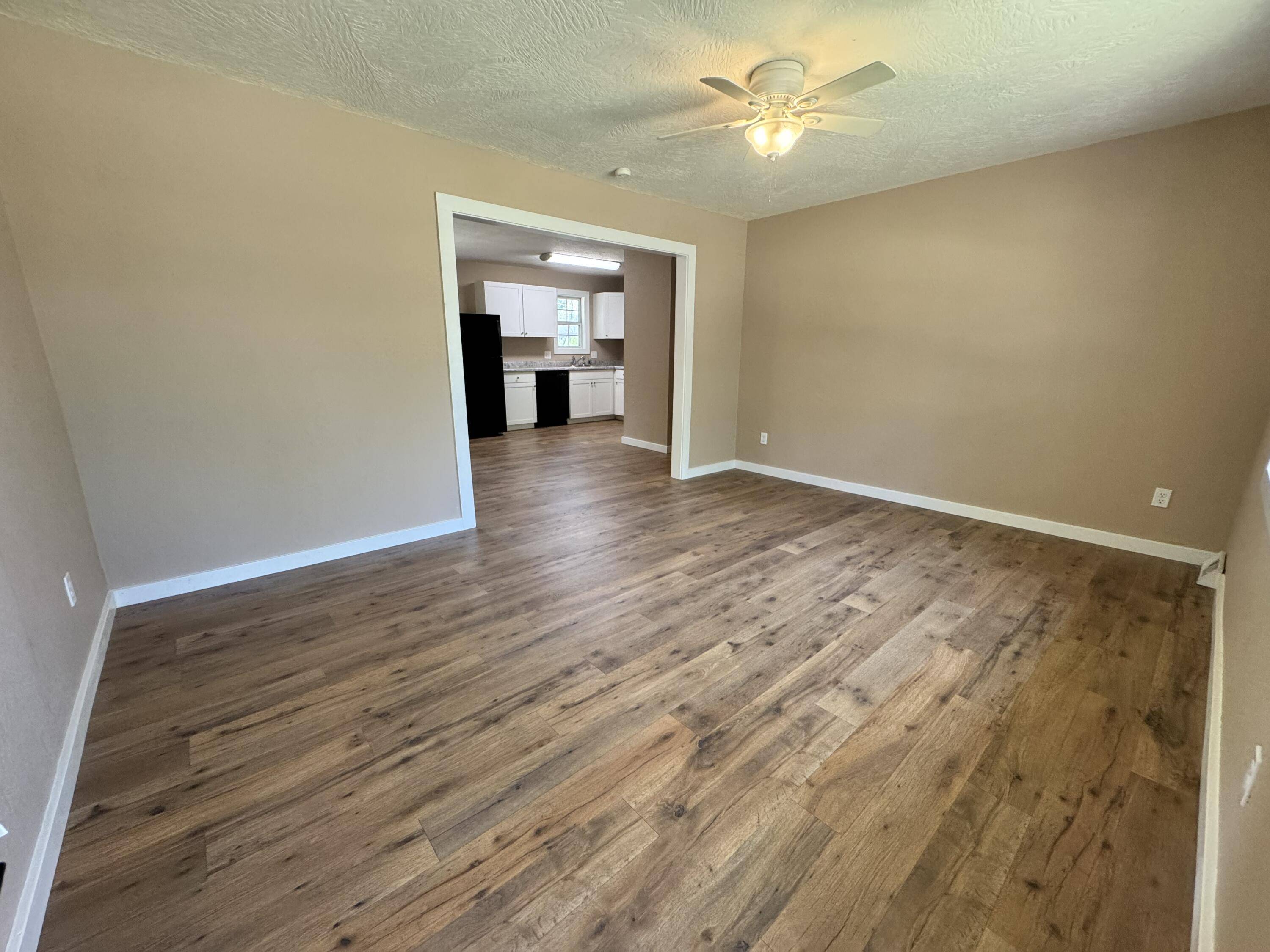 2908 W Scott ST, Springfield, MO 65802