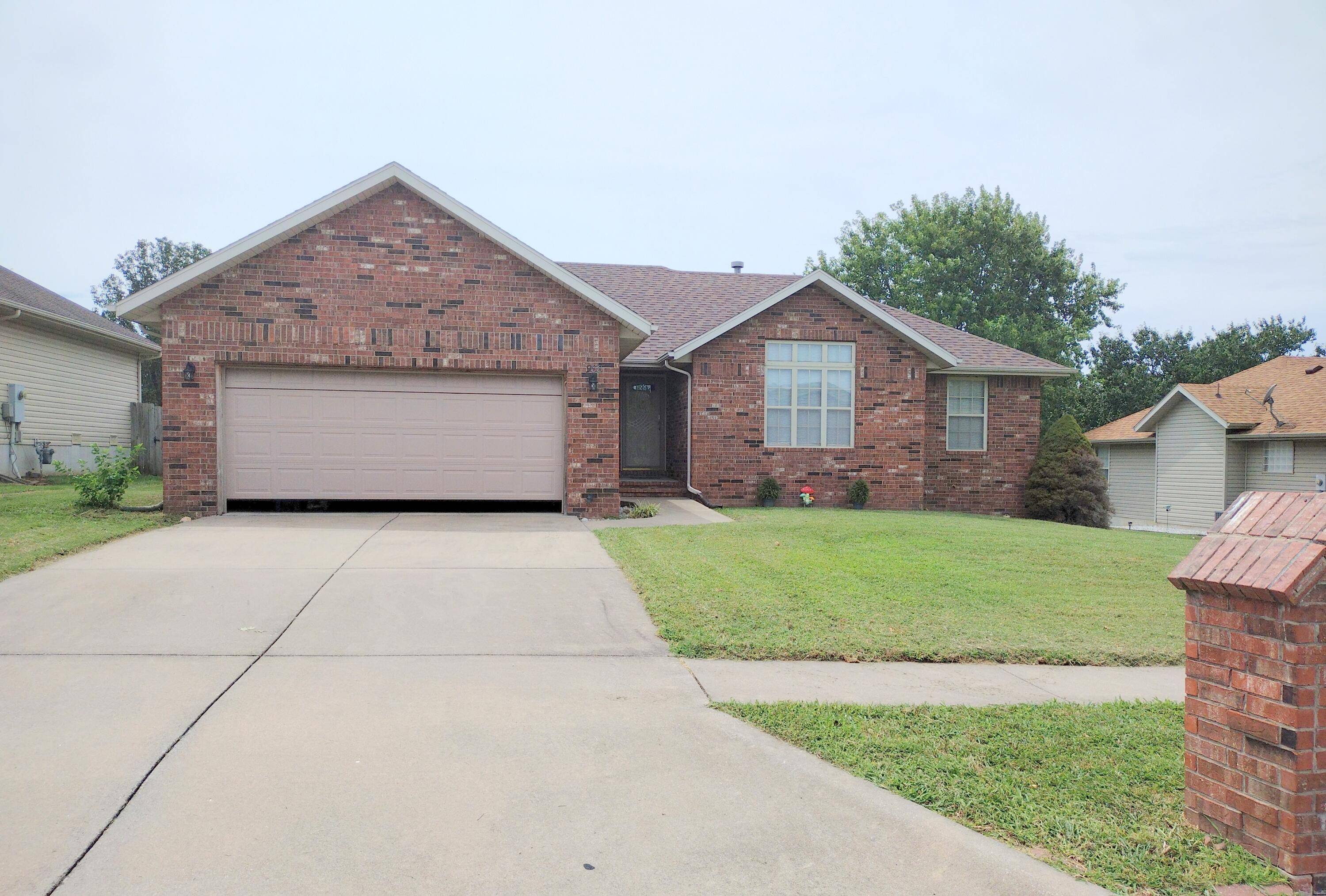 988 W Pembrook AVE, Nixa, MO 65714