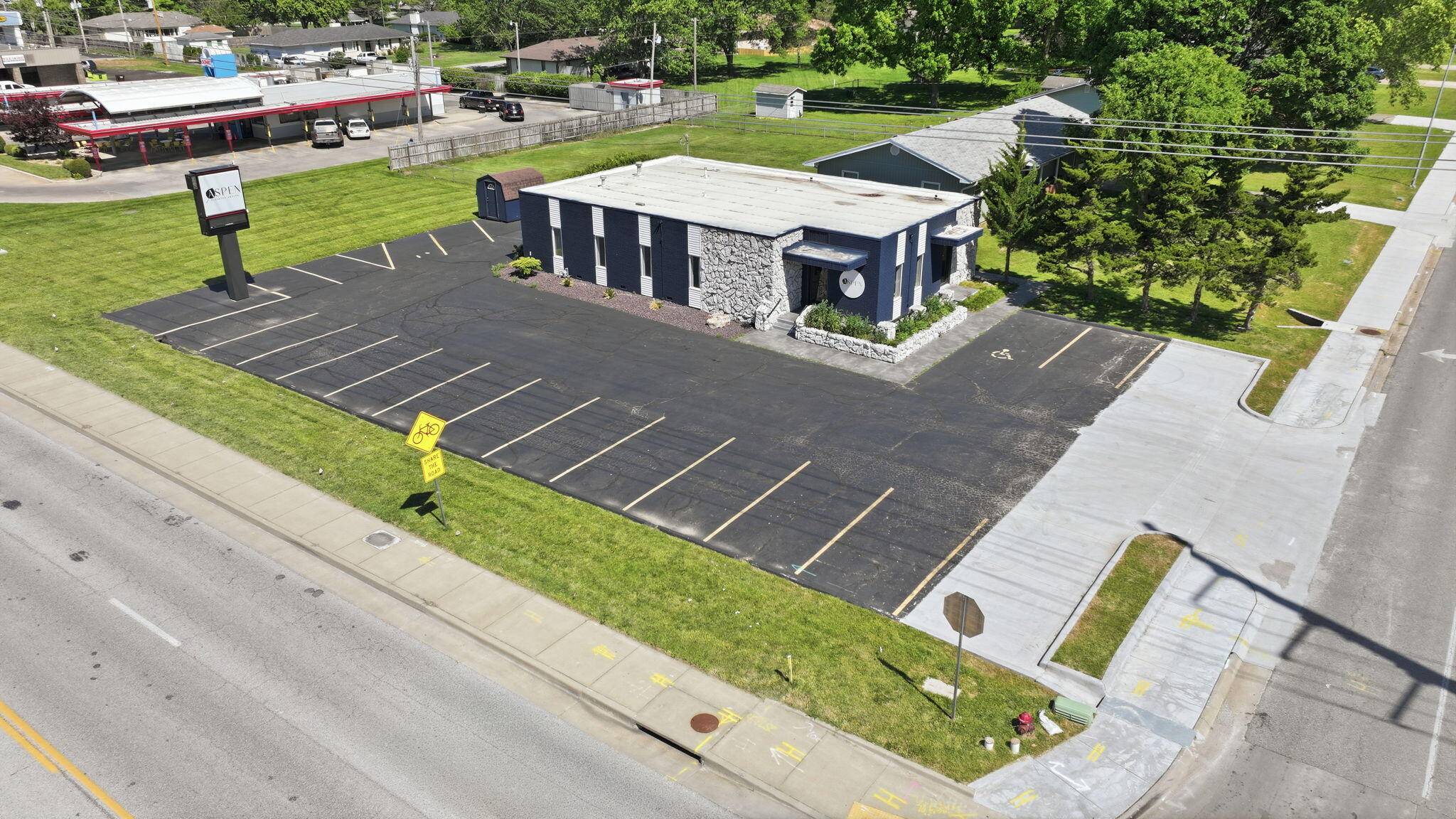 103 N Old Wilderness RD, Nixa, MO 65714