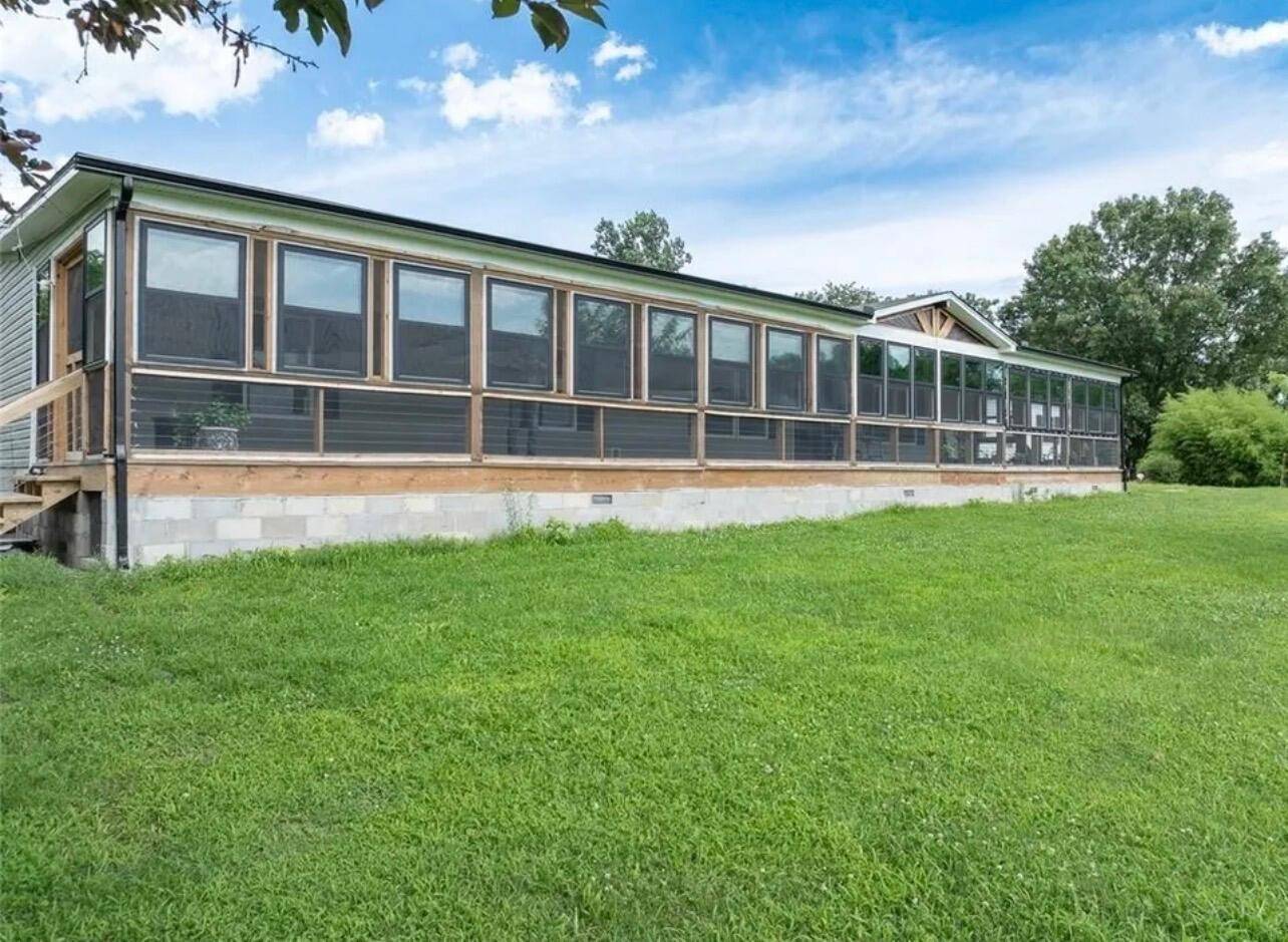 17905 Raven RD, Granby, MO 64844