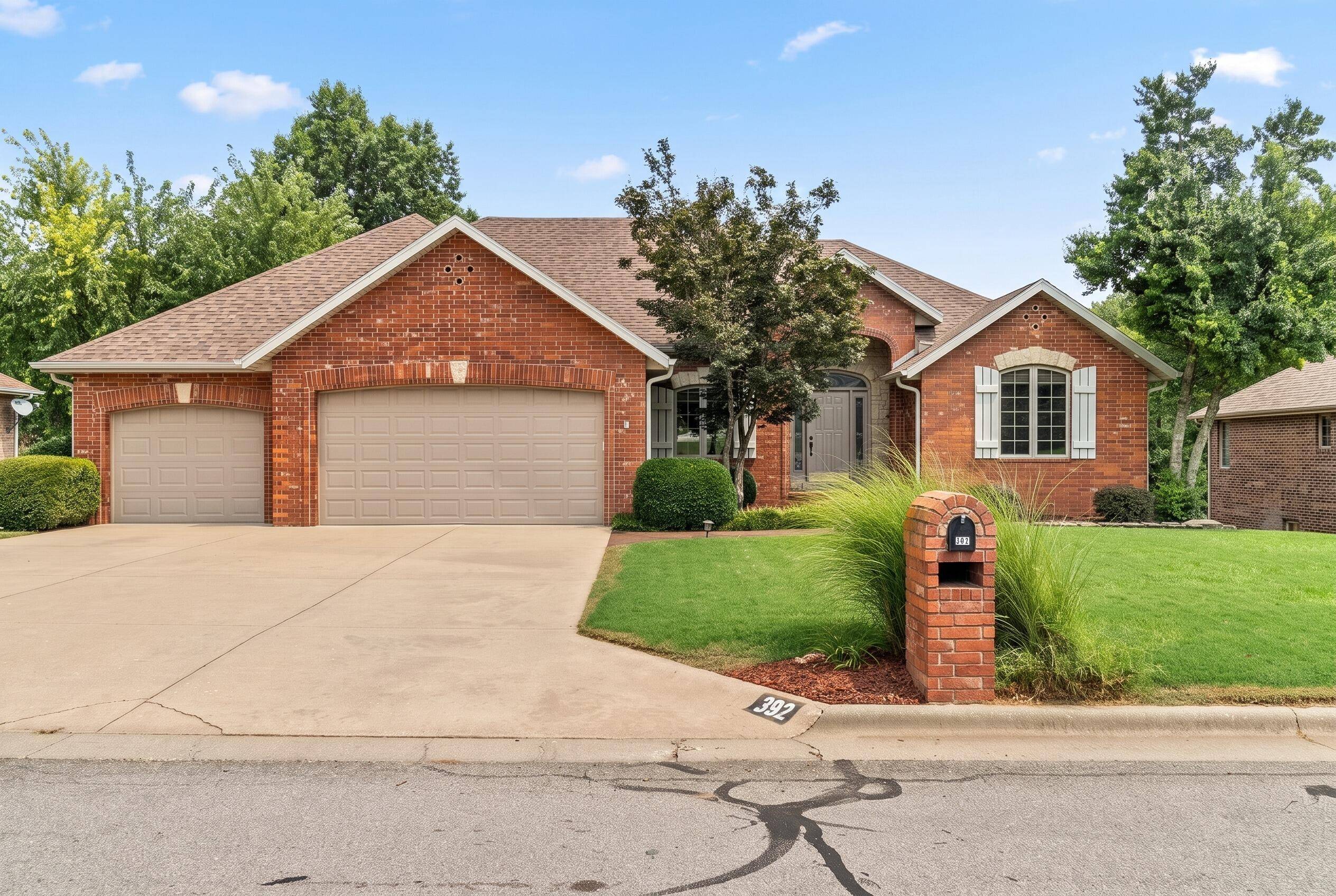 392 N Niangua DR, Nixa, MO 65714