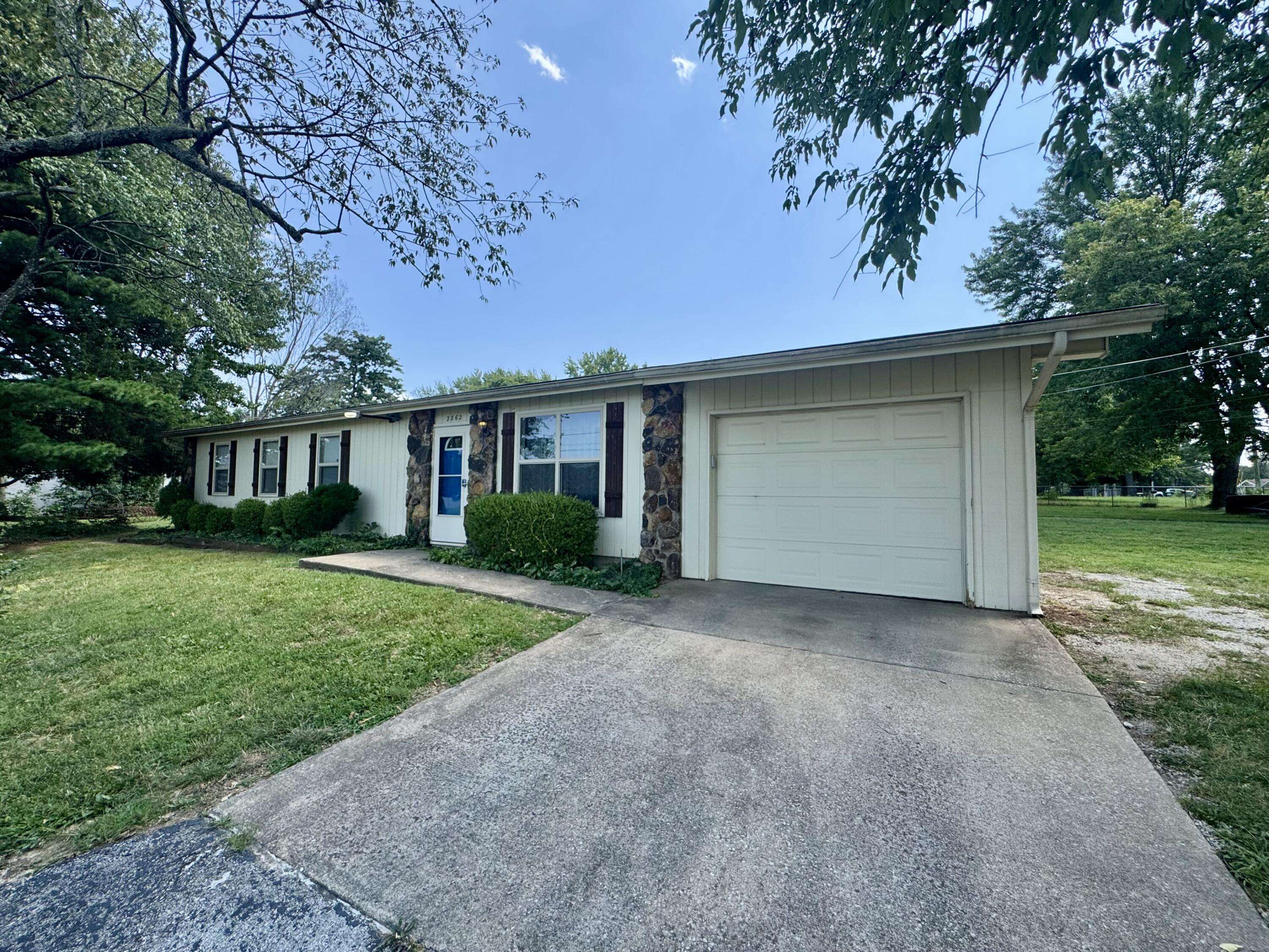 2862 N Pierce AVE, Springfield, MO 65803