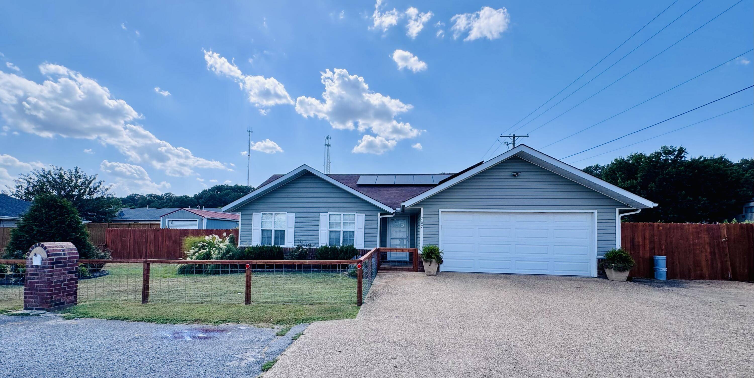 707 Ashley CT, Anderson, MO 64831