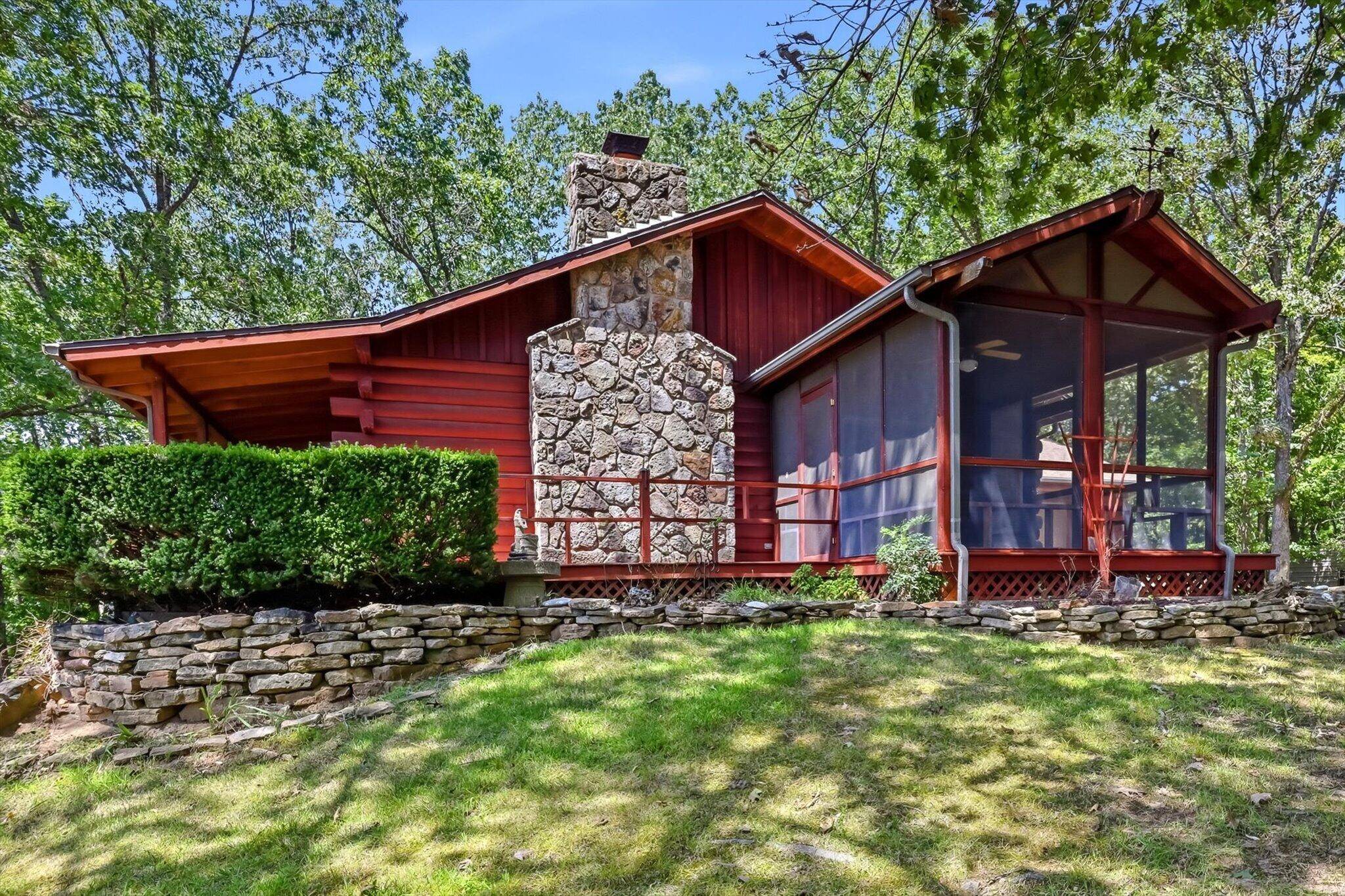 136 Oak Forest CIR, Cape Fair, MO 65624
