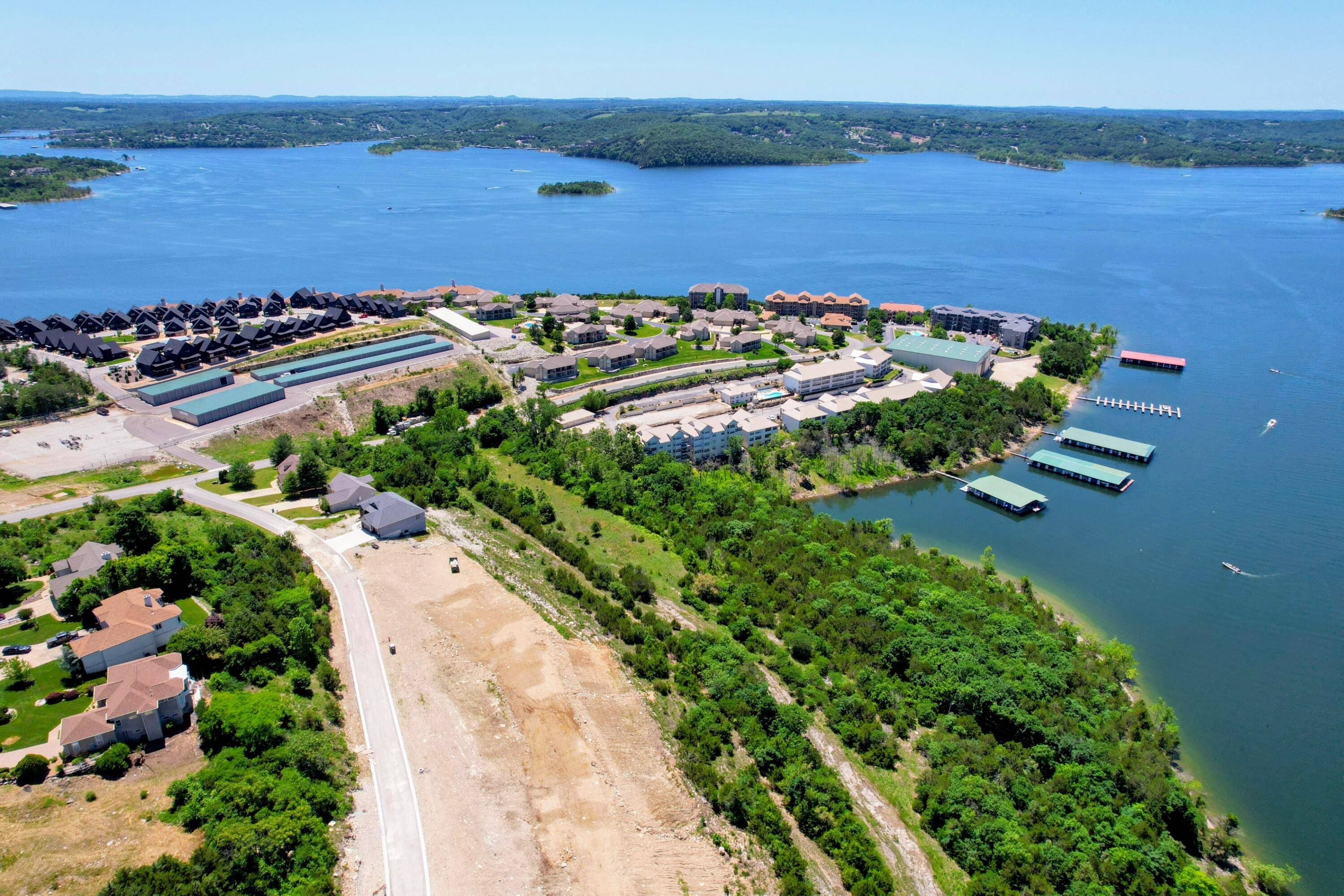 311 Bay View DR, Hollister, MO 65672