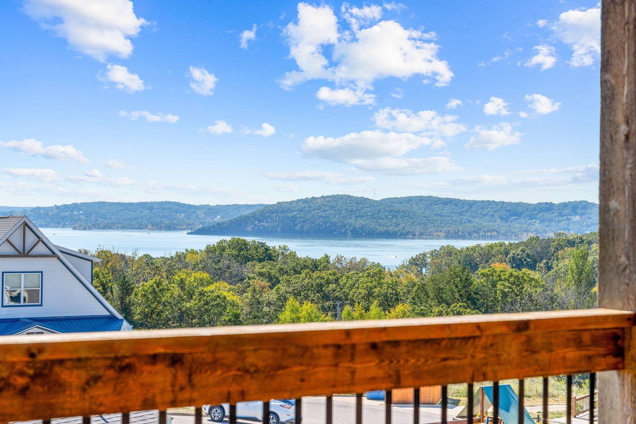 220 Branson Cove BLVD #22, Hollister, MO 65672