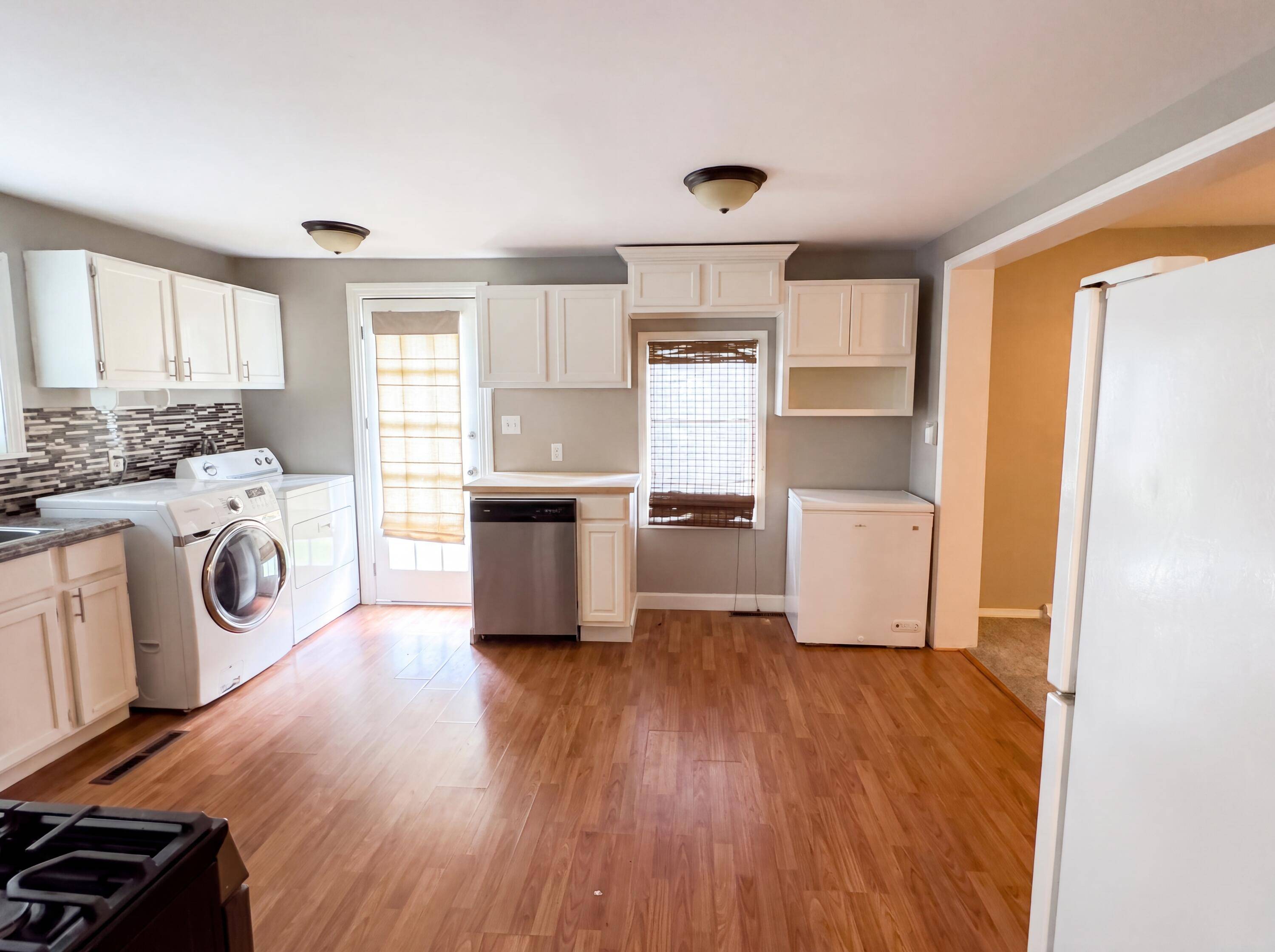 1446 E Whiteside ST, Springfield, MO 65804