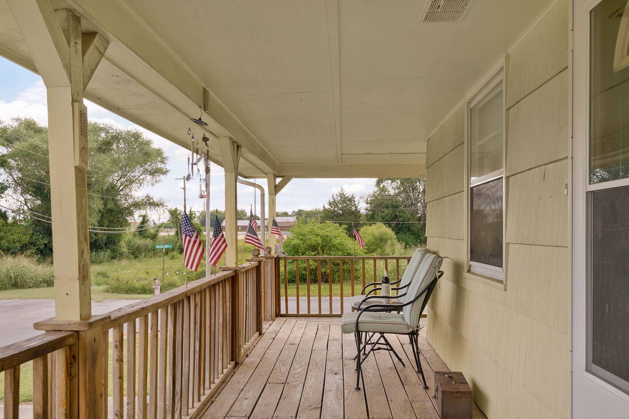 609 Seneker AVE, Mt Vernon, MO 65712