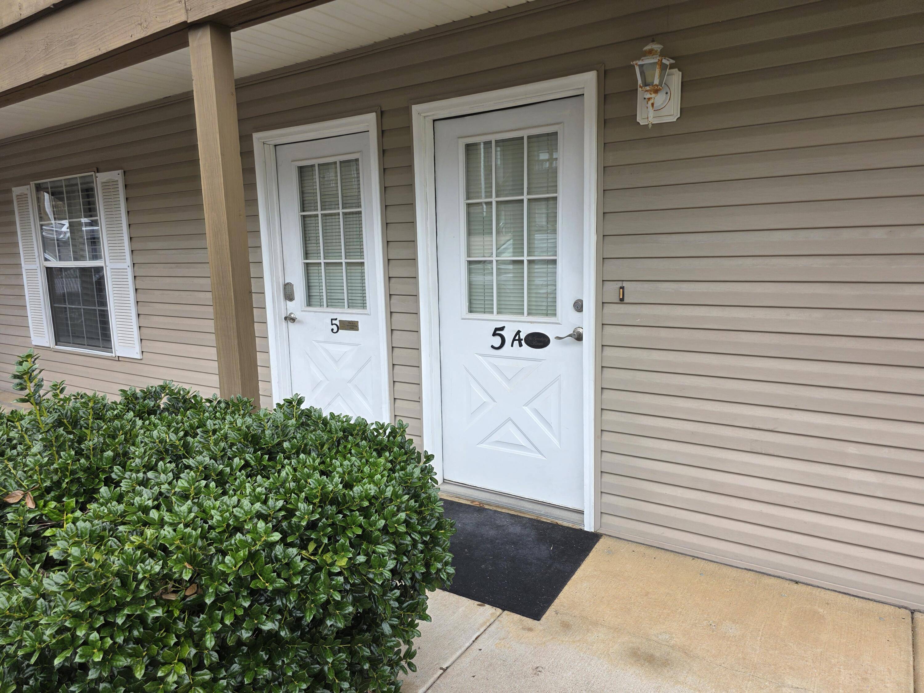 25 Fall Creek TRL #Apt 5, Branson, MO 65616
