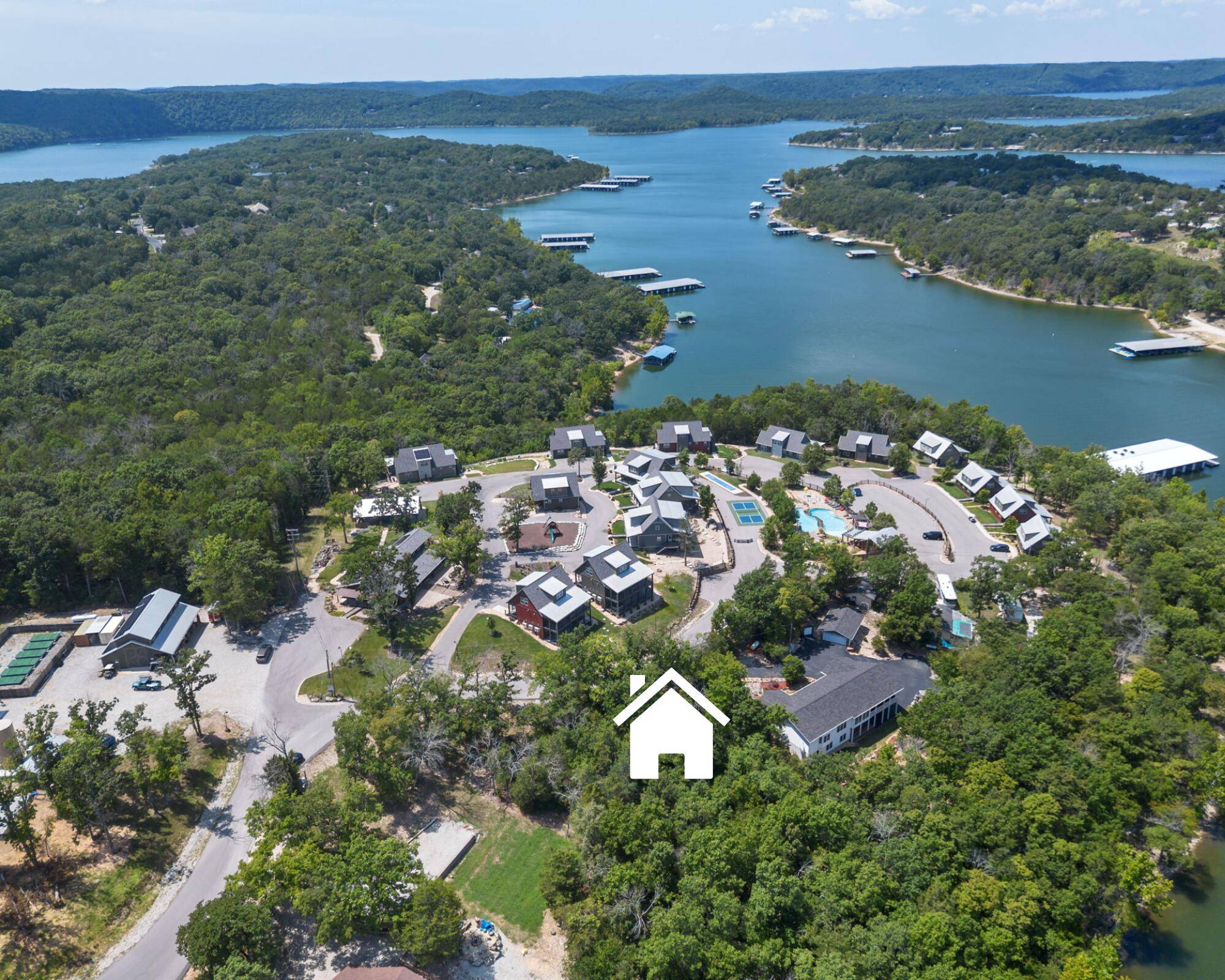 86 Carefree LN, Kimberling City, MO 65686