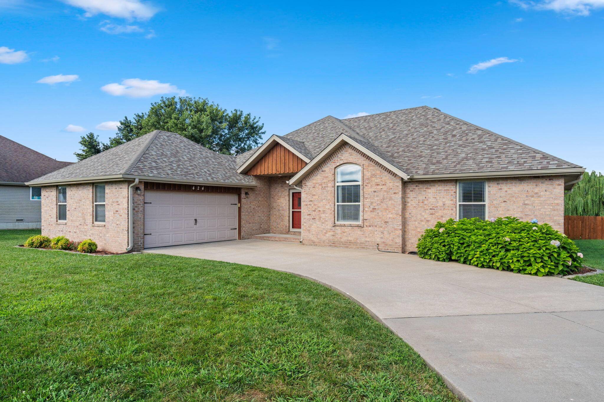 424 Columbine ST, Rogersville, MO 65742