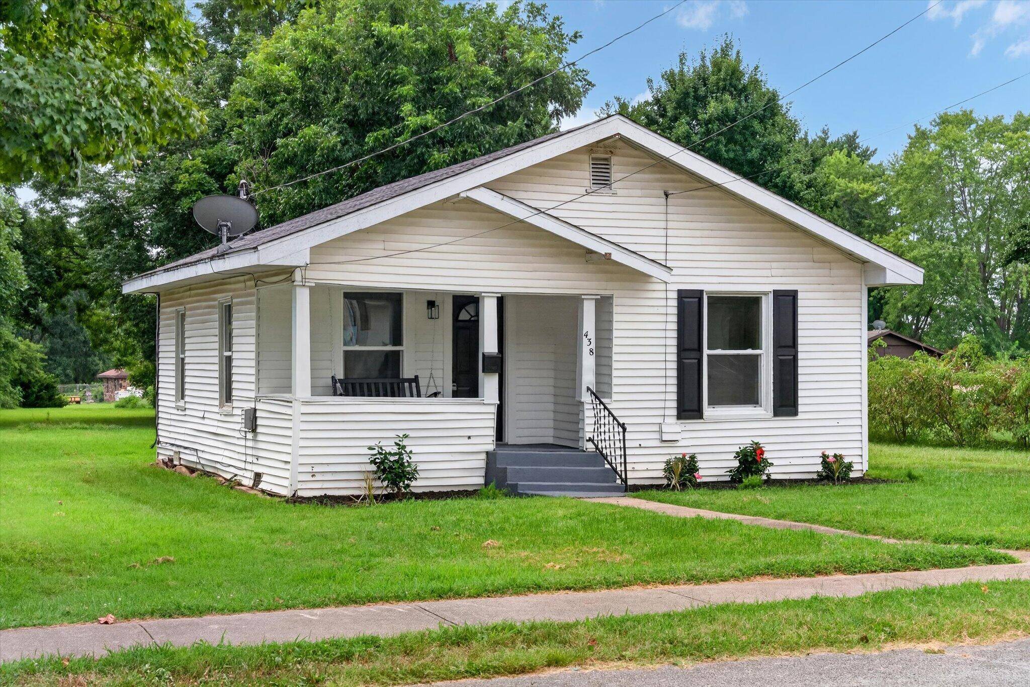 438 Lucas ST, Marshfield, MO 65706
