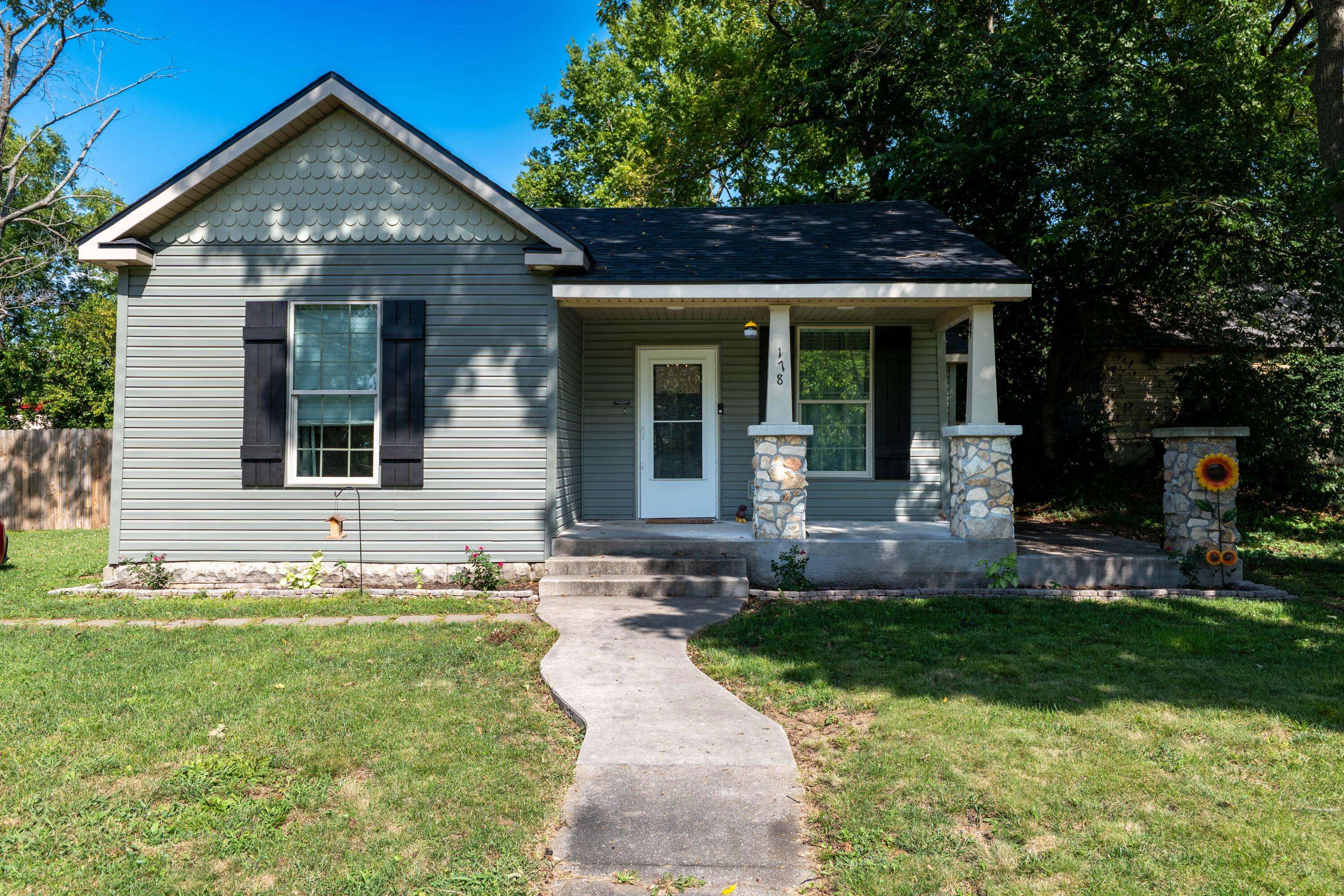 178 South AVE, Sparta, MO 65753