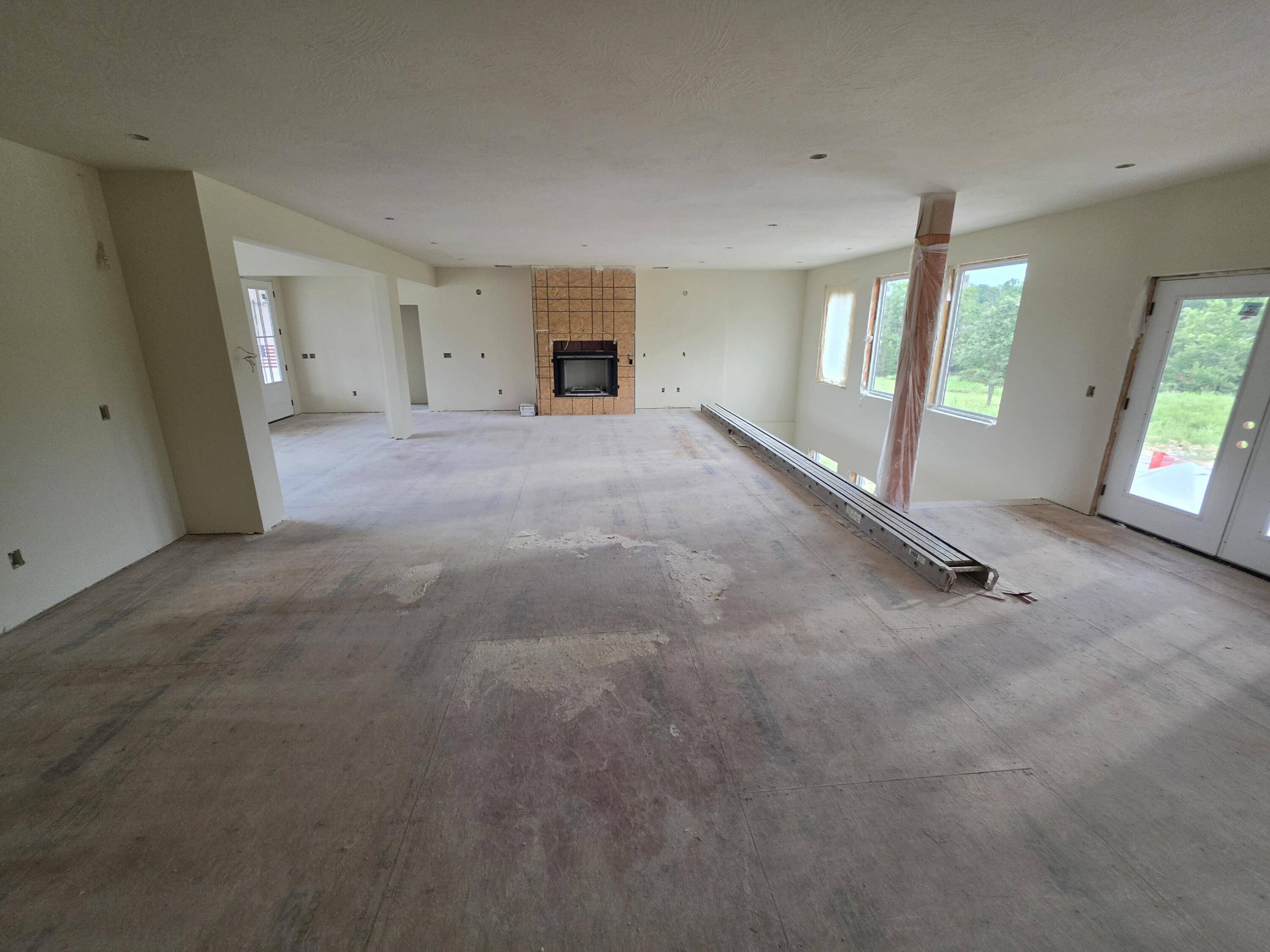 4384 S 146th RD, Bolivar, MO 65613