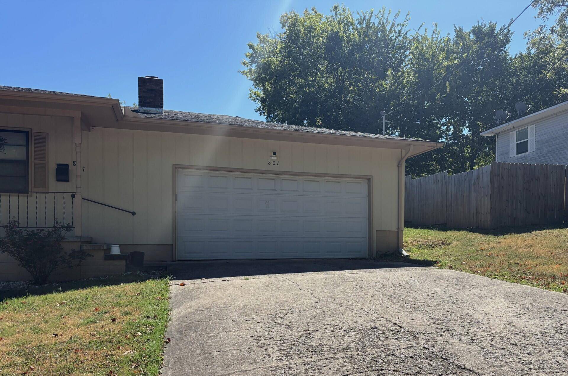 807 S Ripley ST, Neosho, MO 64850