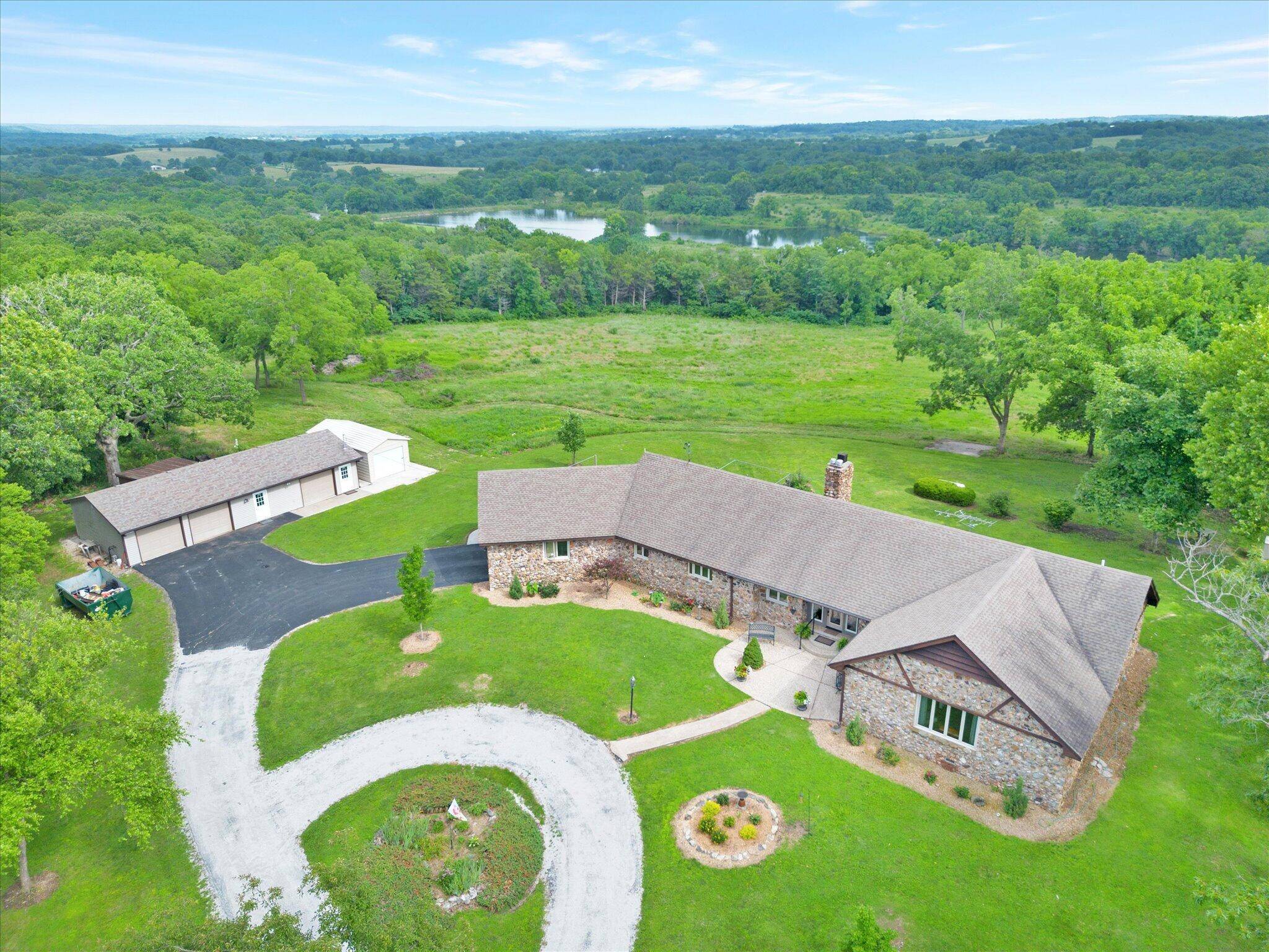 13855 E 950 RD, Stockton, MO 65785