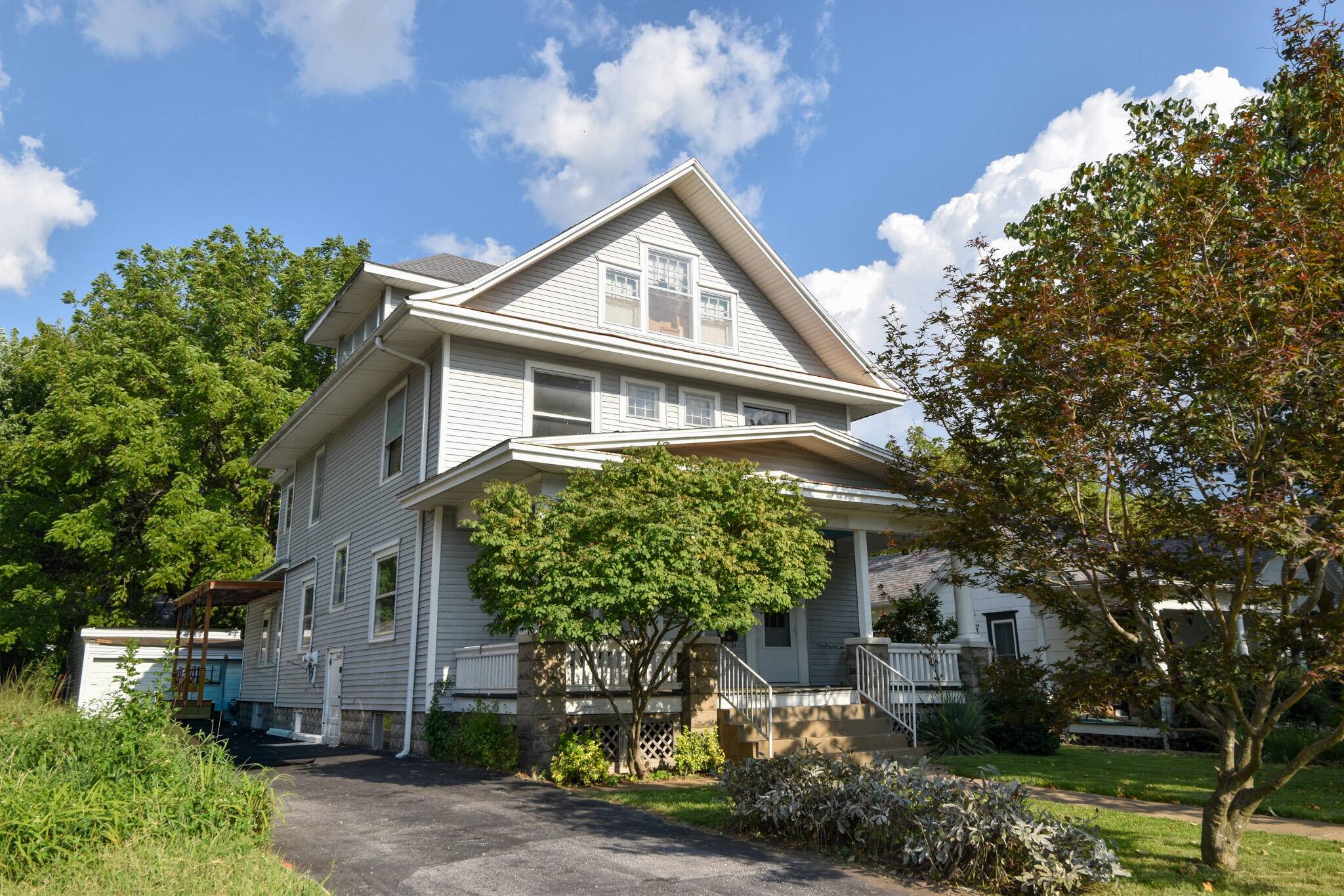 1464 N Washington AVE, Springfield, MO 65802
