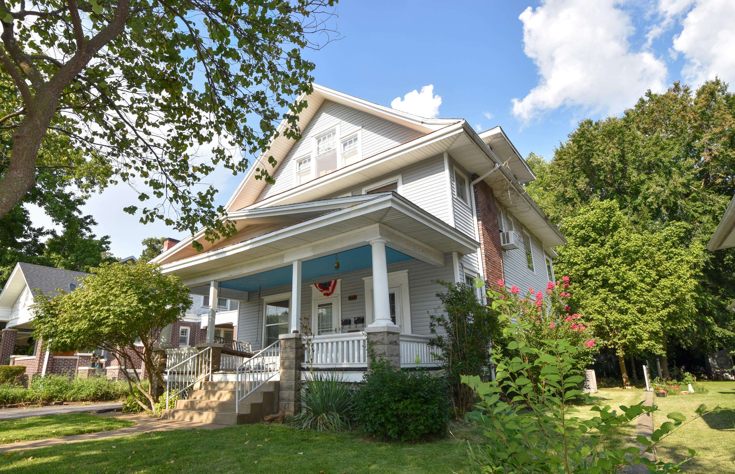 1464 N Washington AVE, Springfield, MO 65802