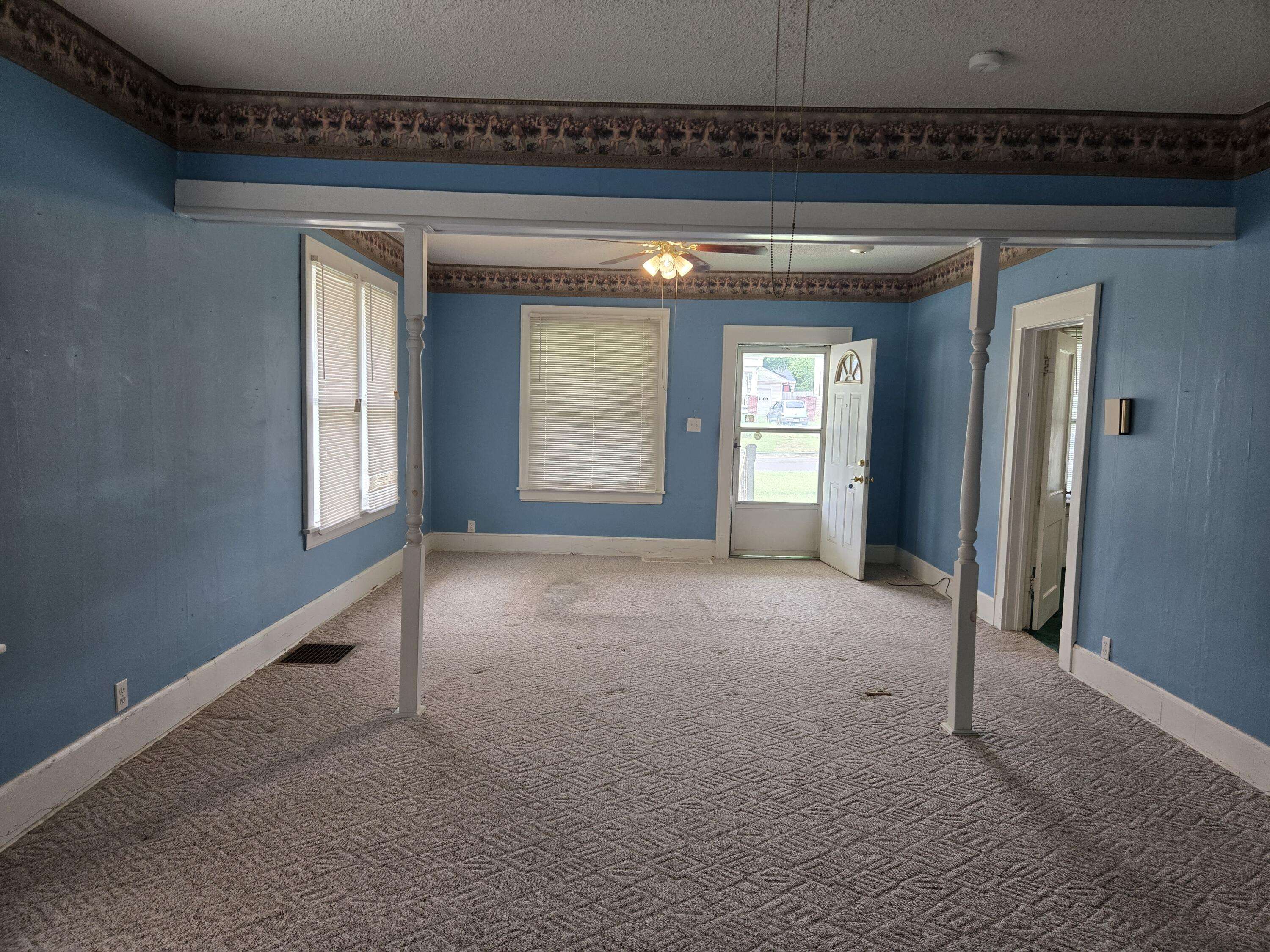 1224 N Broadway AVE, Springfield, MO 65802