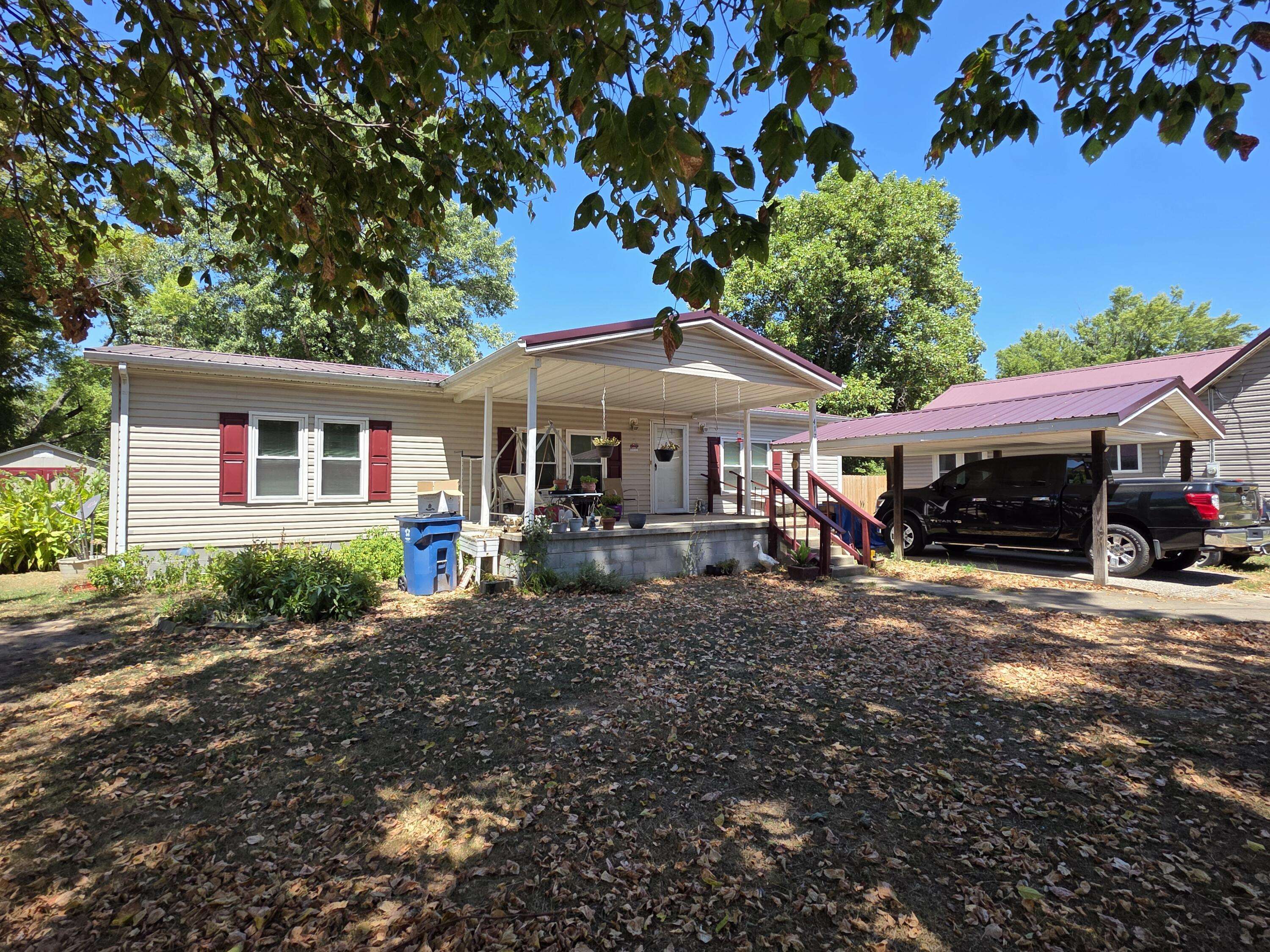 417 Ottawa ST, Seneca, MO 64865