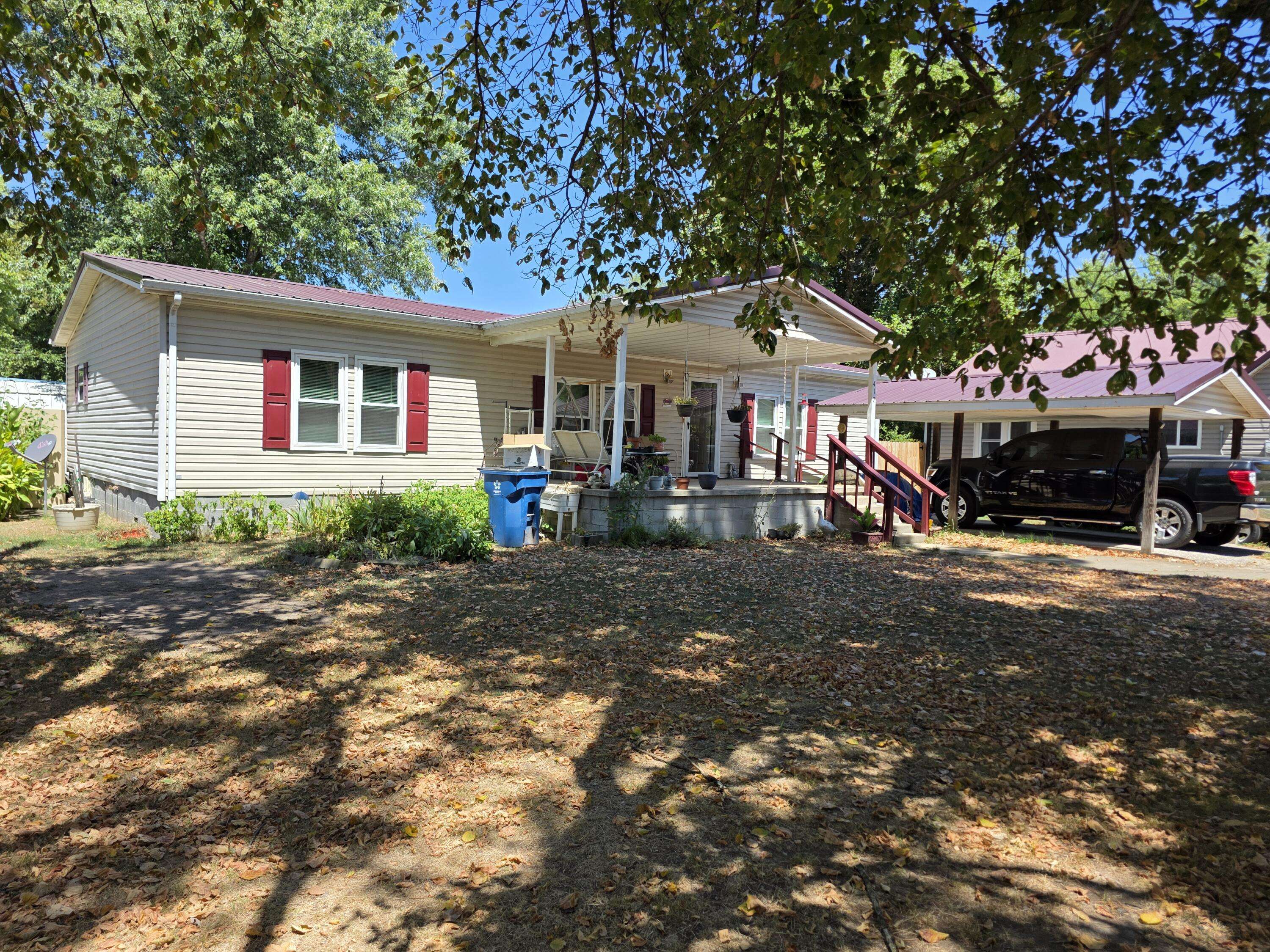 417 Ottawa ST, Seneca, MO 64865