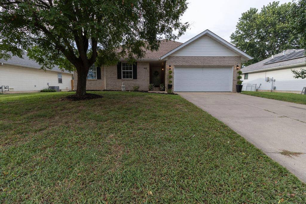 1331 W Turnberry BLVD, Ozark, MO 65721