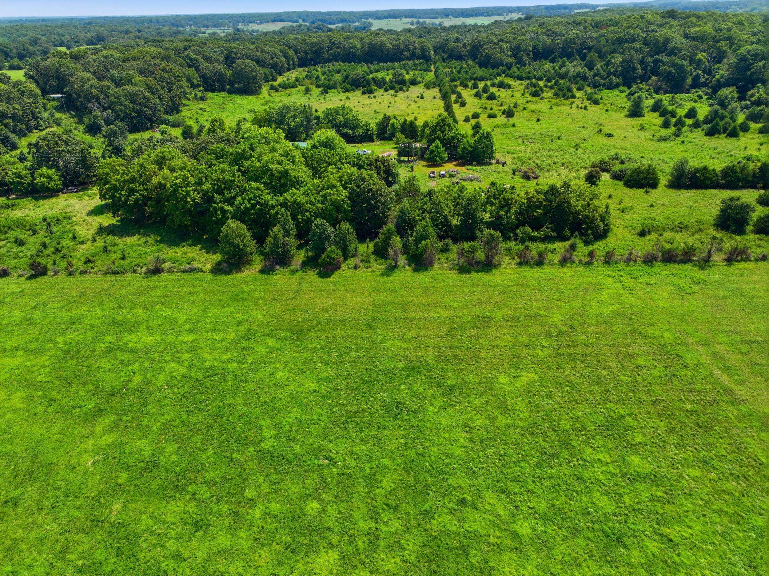 6182 County Road 2350, Pomona, MO 65789