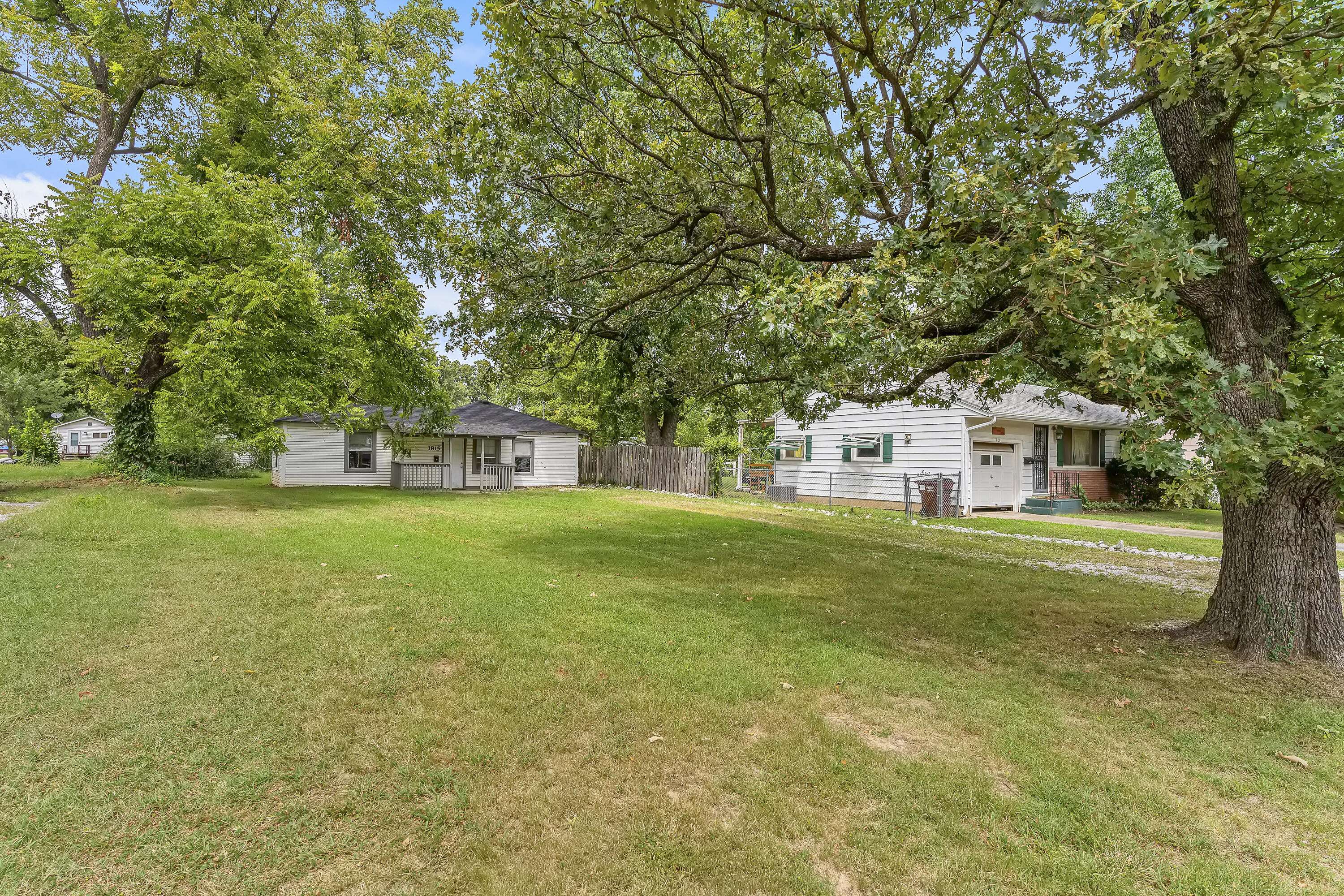 1815 W Webster ST, Springfield, MO 65802