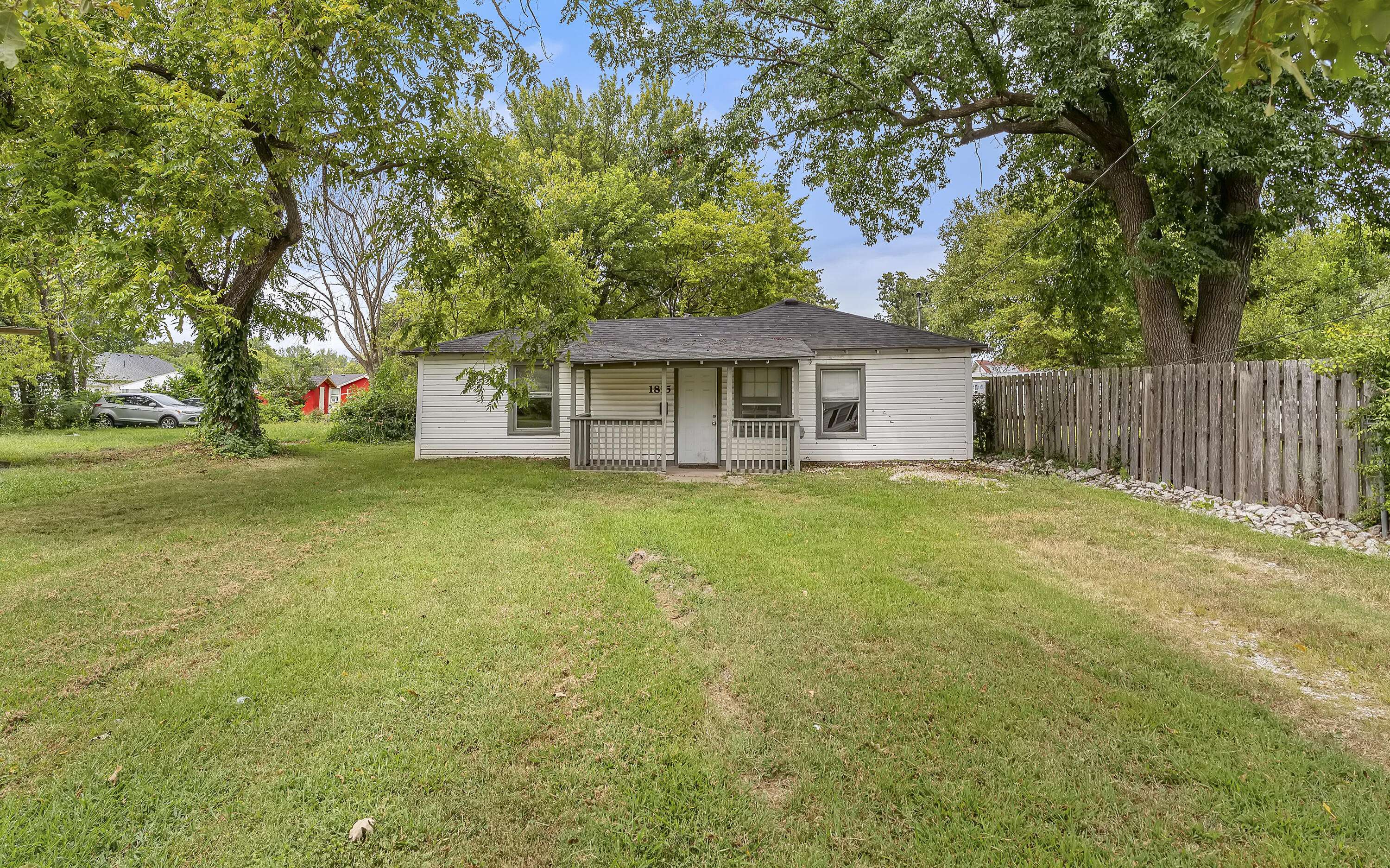 1815 W Webster ST, Springfield, MO 65802
