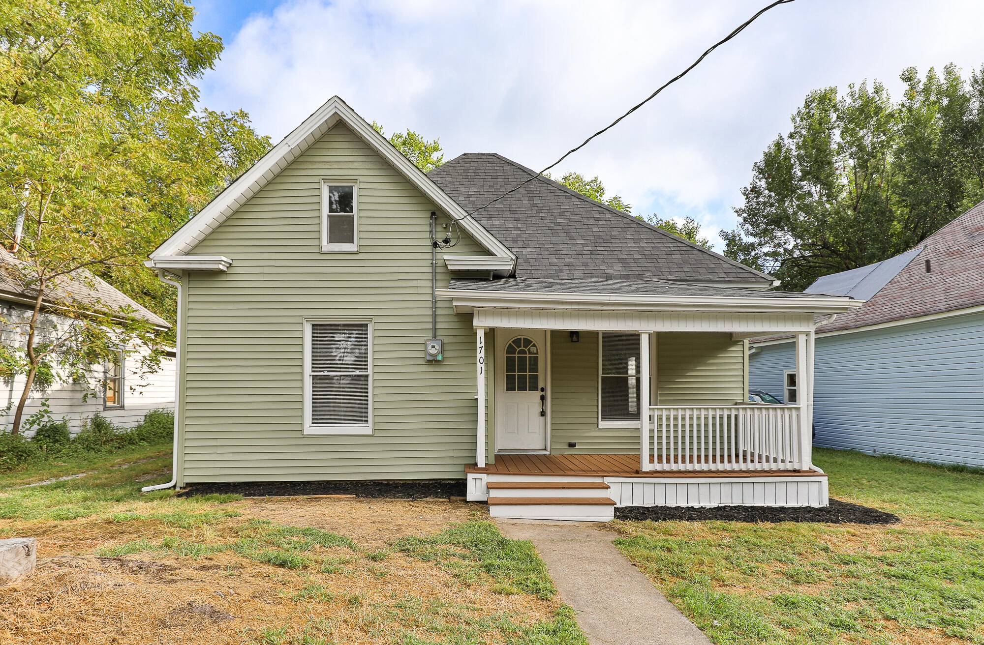 1701 W Lee ST, Springfield, MO 65803