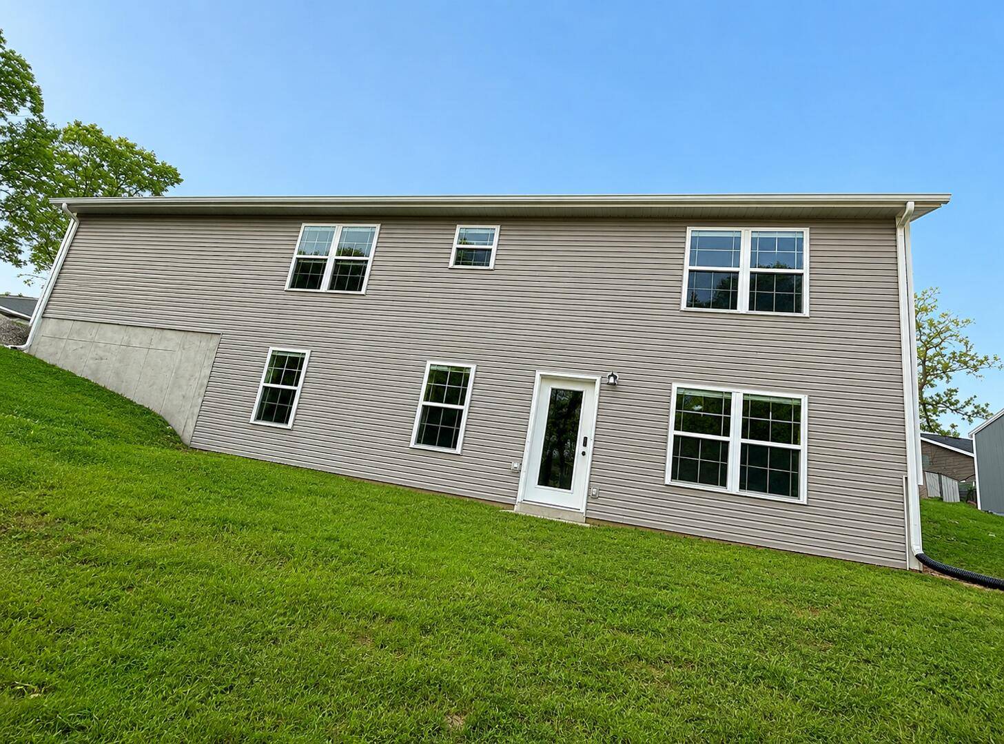 28 Bright DR, Branson West, MO 65737