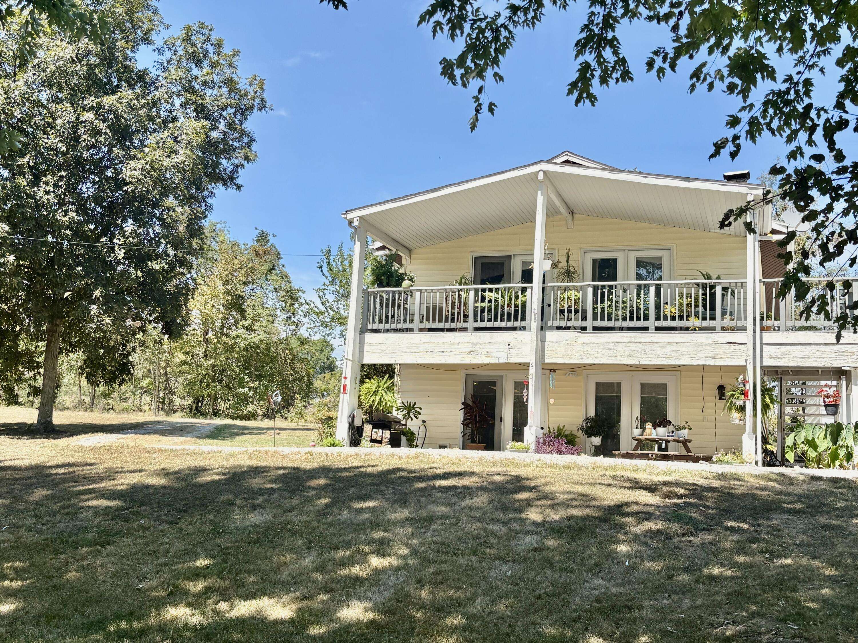 4 Cedar ST, Greenfield, MO 65661