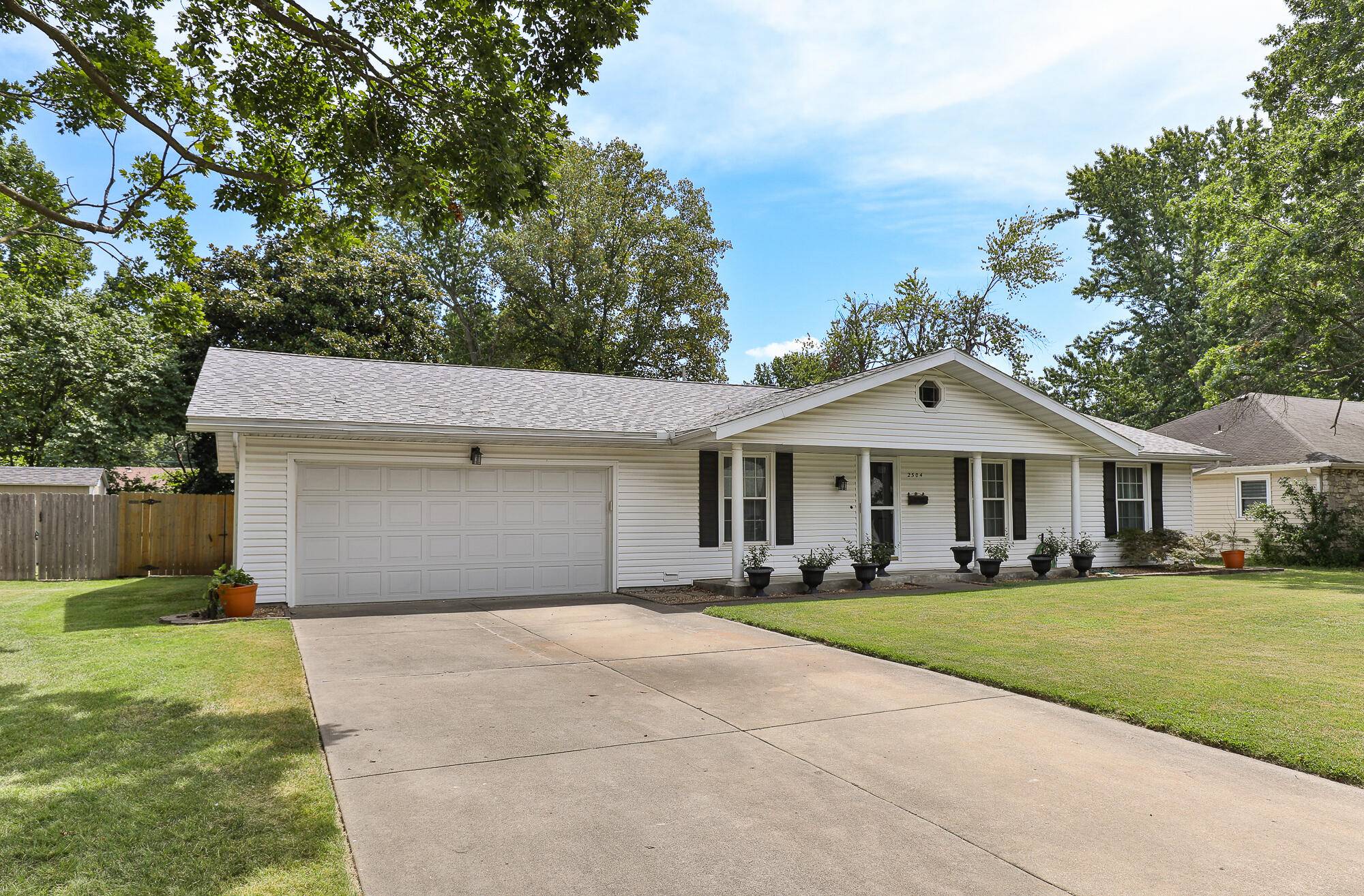 2504 S Mccann AVE, Springfield, MO 65804